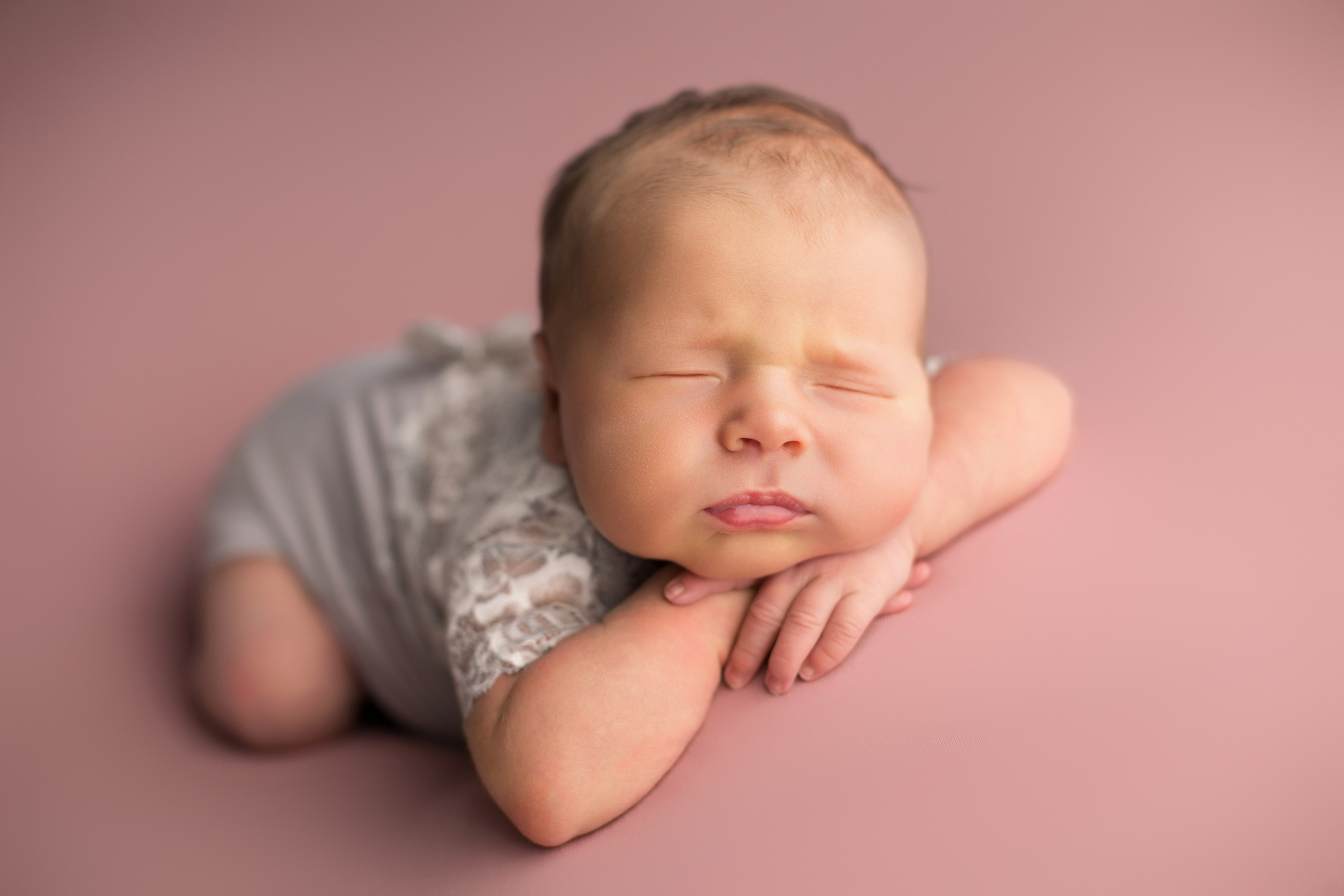 Роза. Ольга Анохина фотограф новорождённых в Зеленодольске