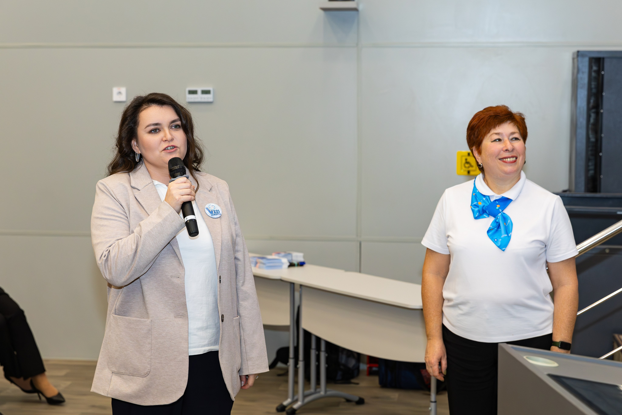 Открытия спортивного зала по вольной борьбе. В школе № 221. Фотограф Александр Поздняков  Новосибирск