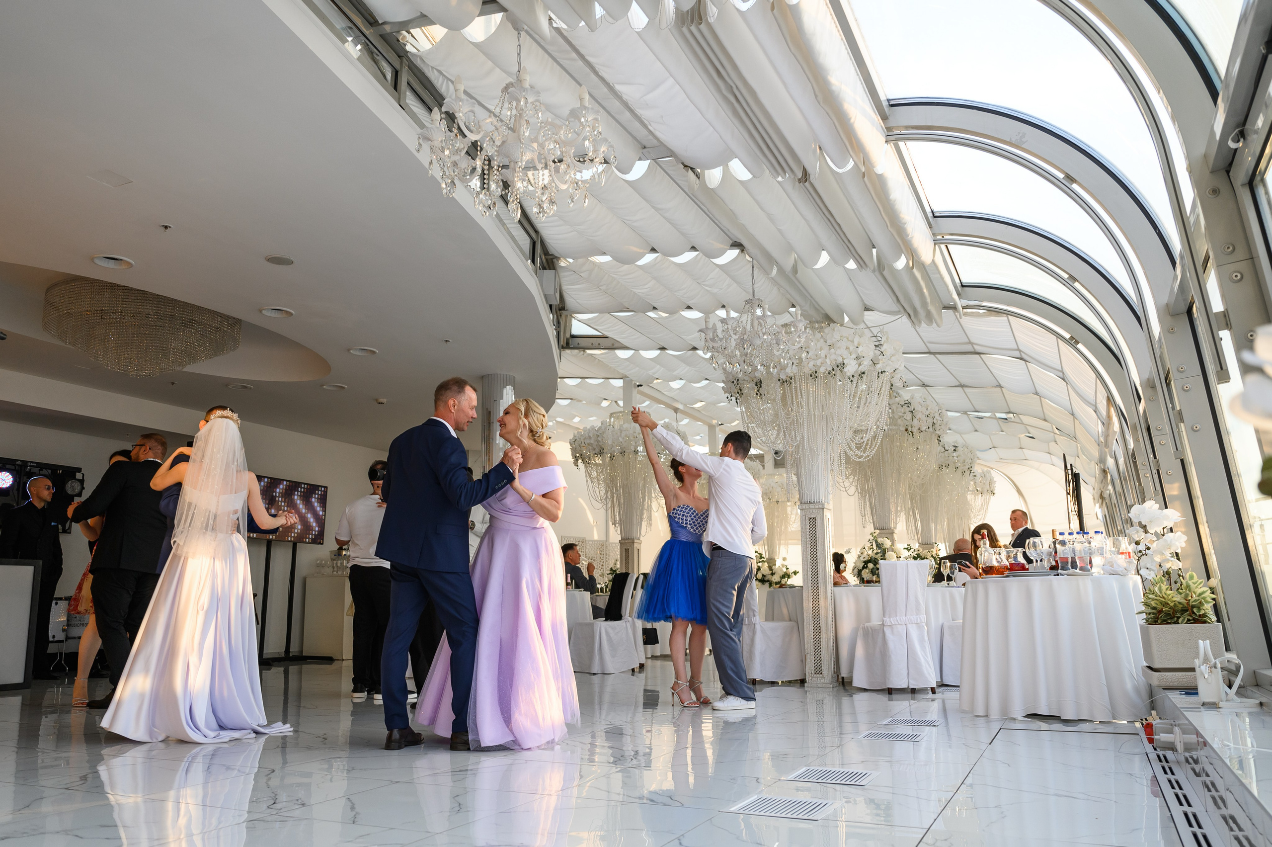 Свадебный банкет Golden Ring Hotel ресторан Зимний сад. Свадебный фотограф Москва Юрий Кульман