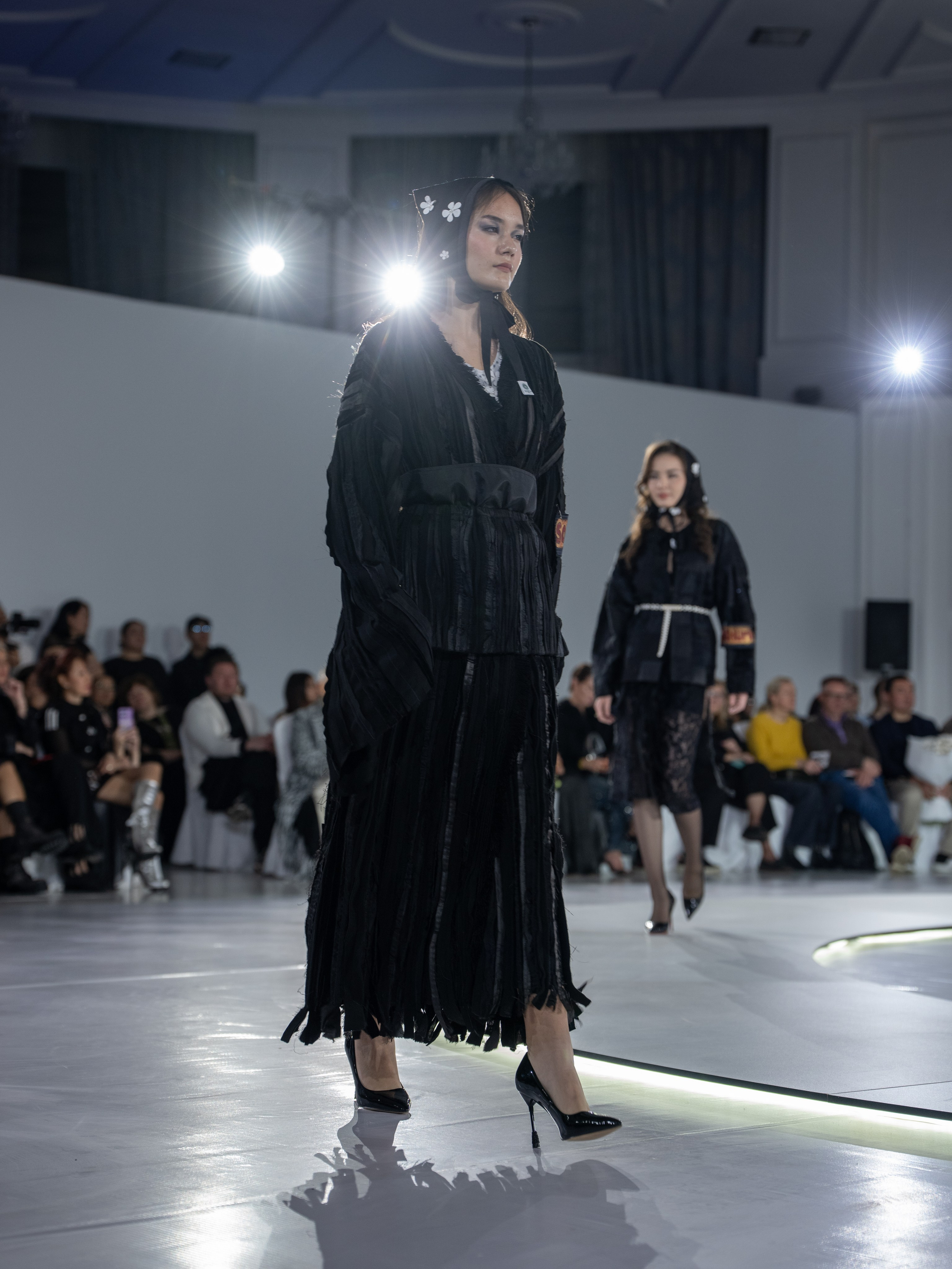 Дизайнер Kharchi. Сайт Алматинского НЮ АРТ, будуар и фэшн фотографа Дениса Карпенко