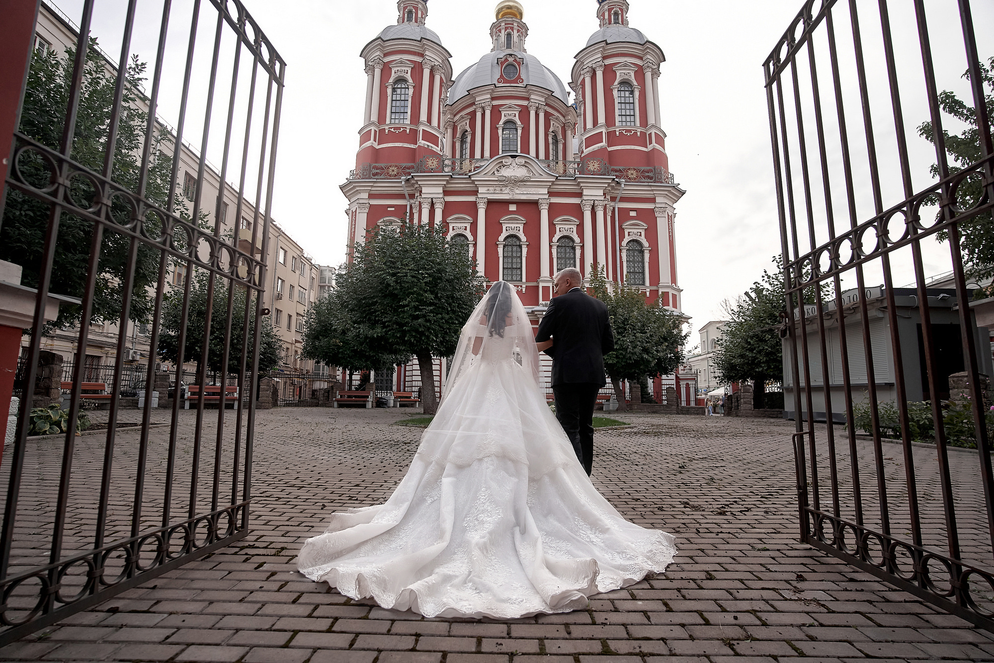 Свадьба Анны и Антона. Утро в отеле St.Regis, банкет в ресторане Туран. Фотограф в Москве Сергей Гаварос