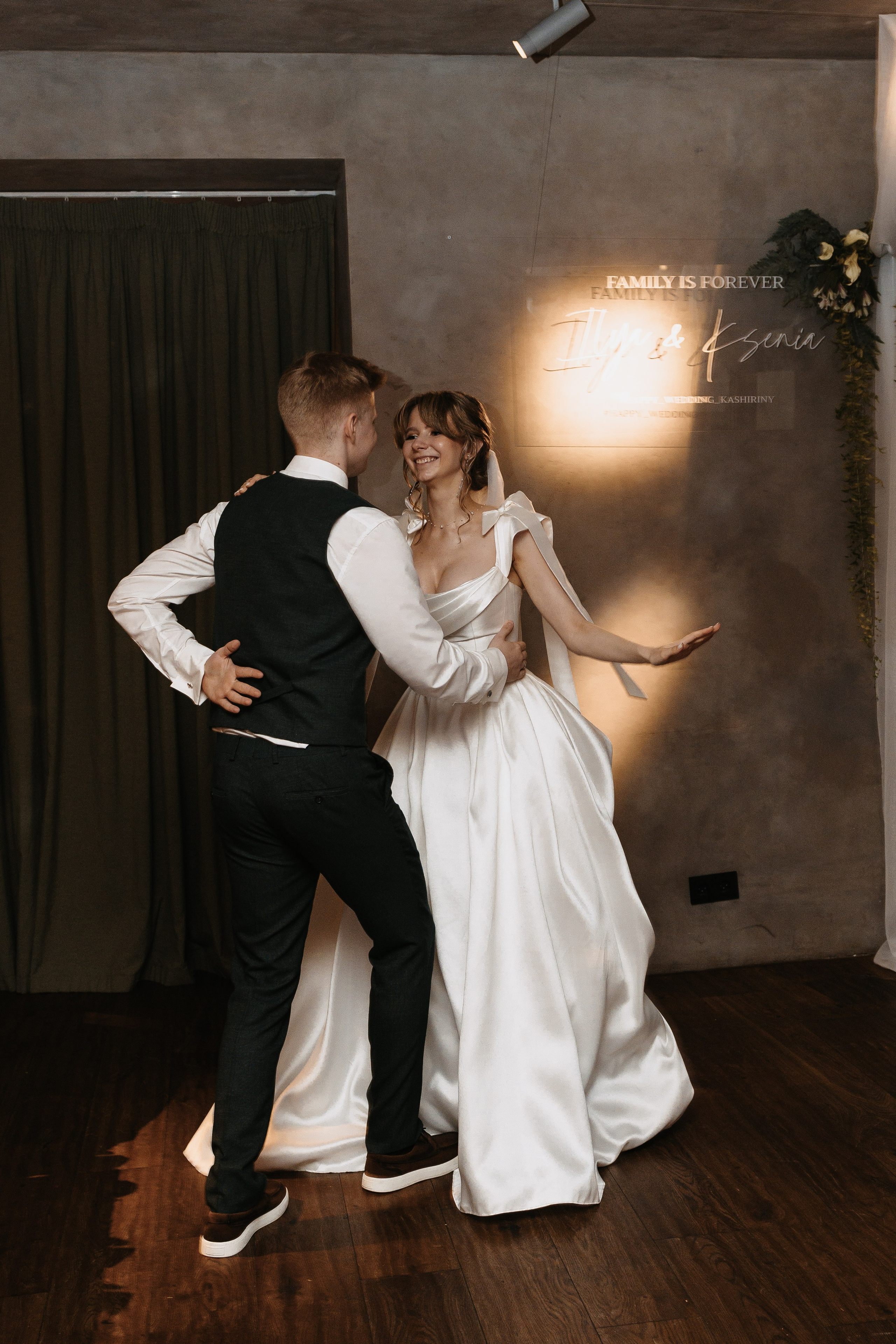 Илья и Ксюша (2024). Свадебный и семейный фотограф в Москве Яна Шувалова