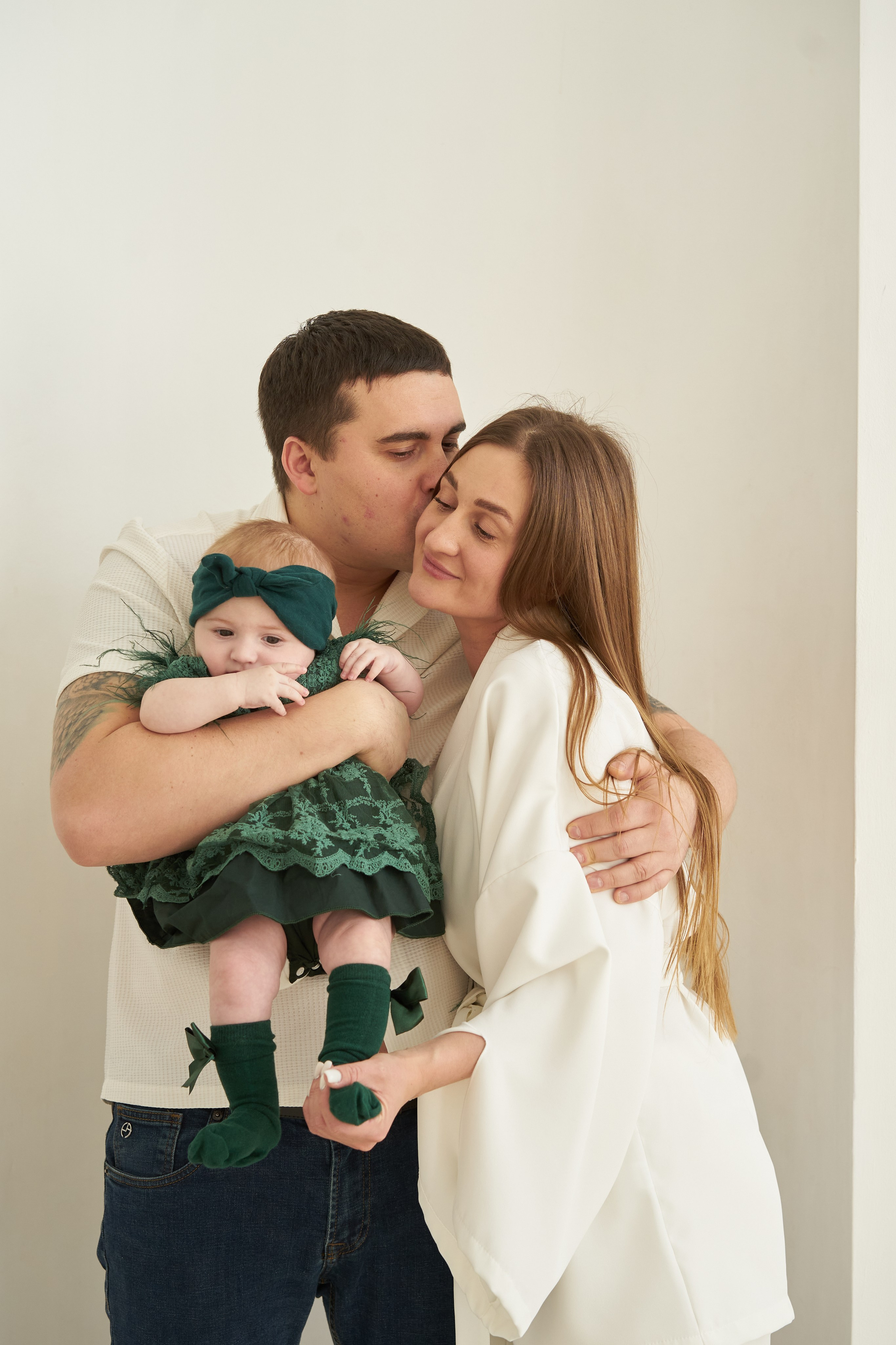 Семейная фотосессия в студии. Фотограф Екатеринбург Кокшарова Александра