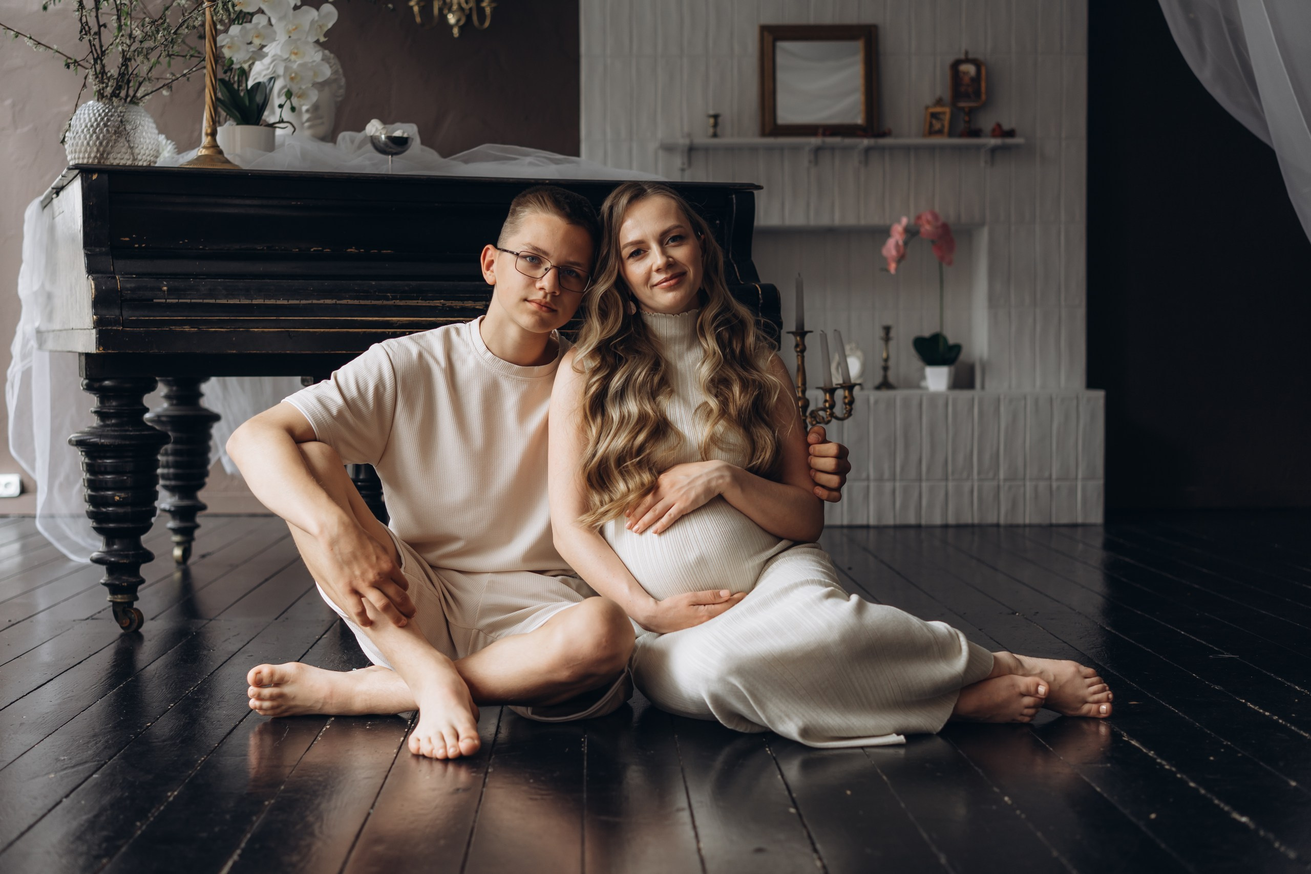 Беременность съемка семьи в студии. Фотограф Екатеринбург Кокшарова Александра