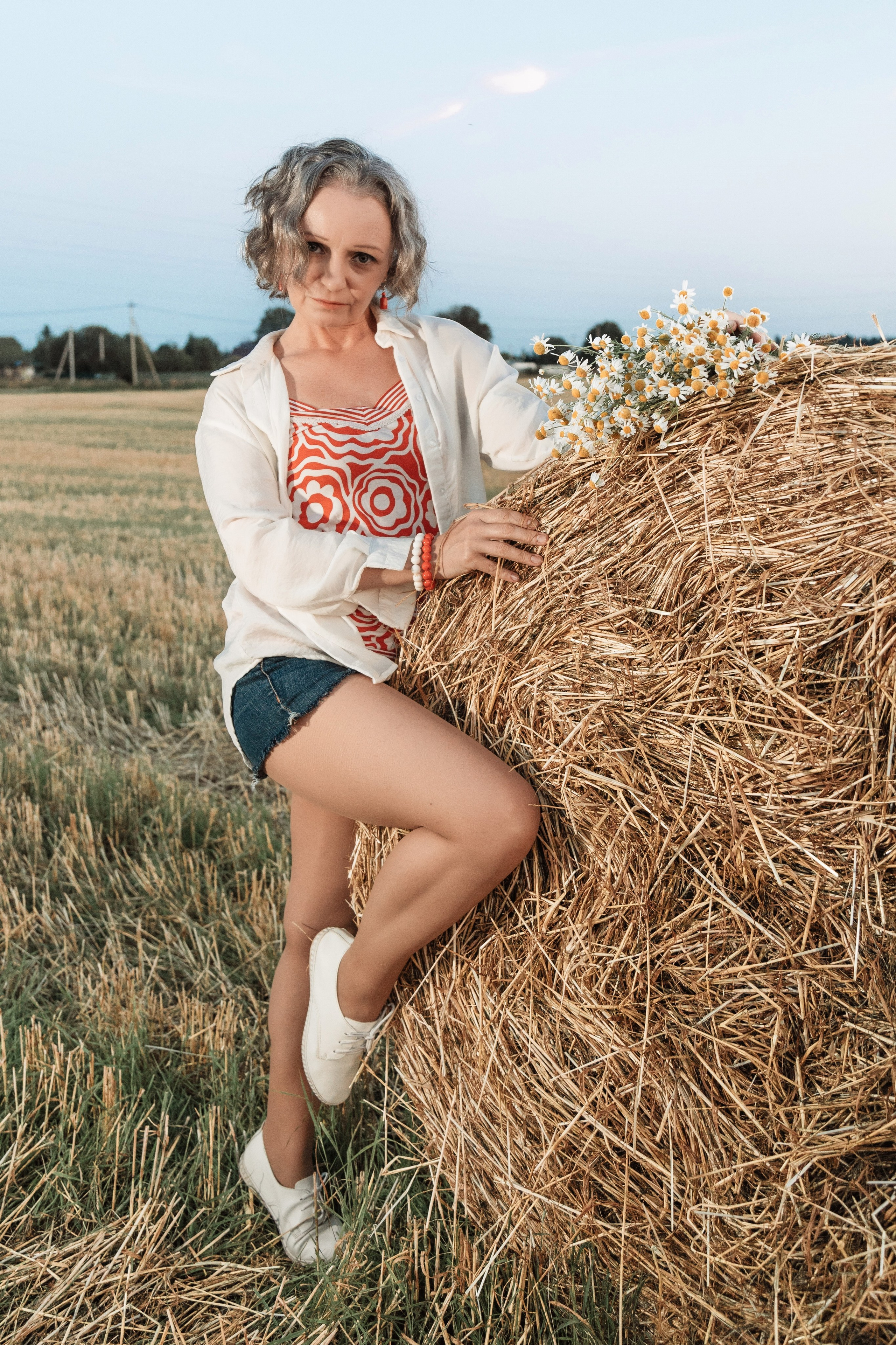 2025-08-03. Анжела на сене