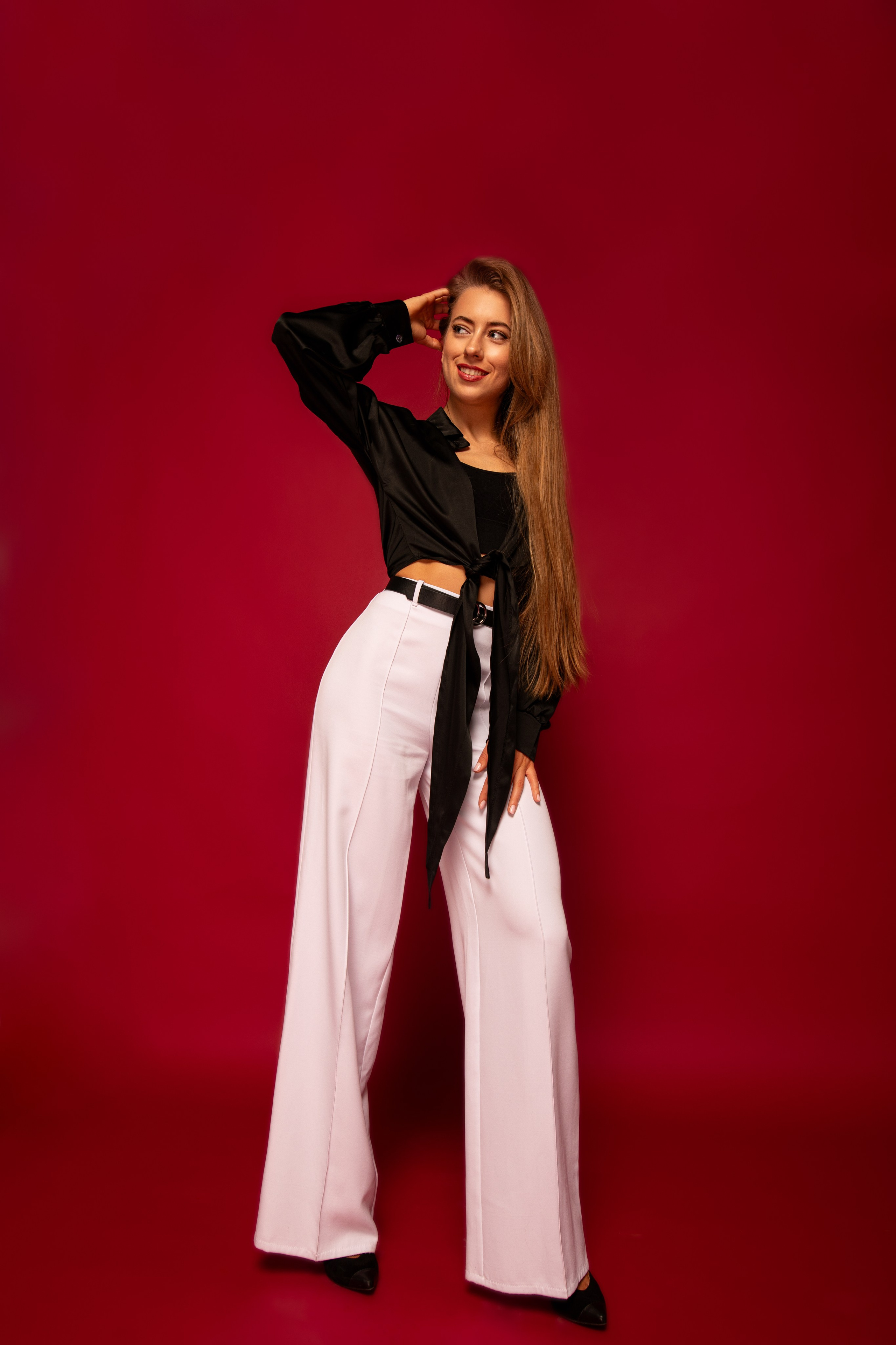 Съемка с Викторией на циклораме с импульсным светом в формате для «себя». Дмитрий Шульгин, портретный фотограф в Воронеже