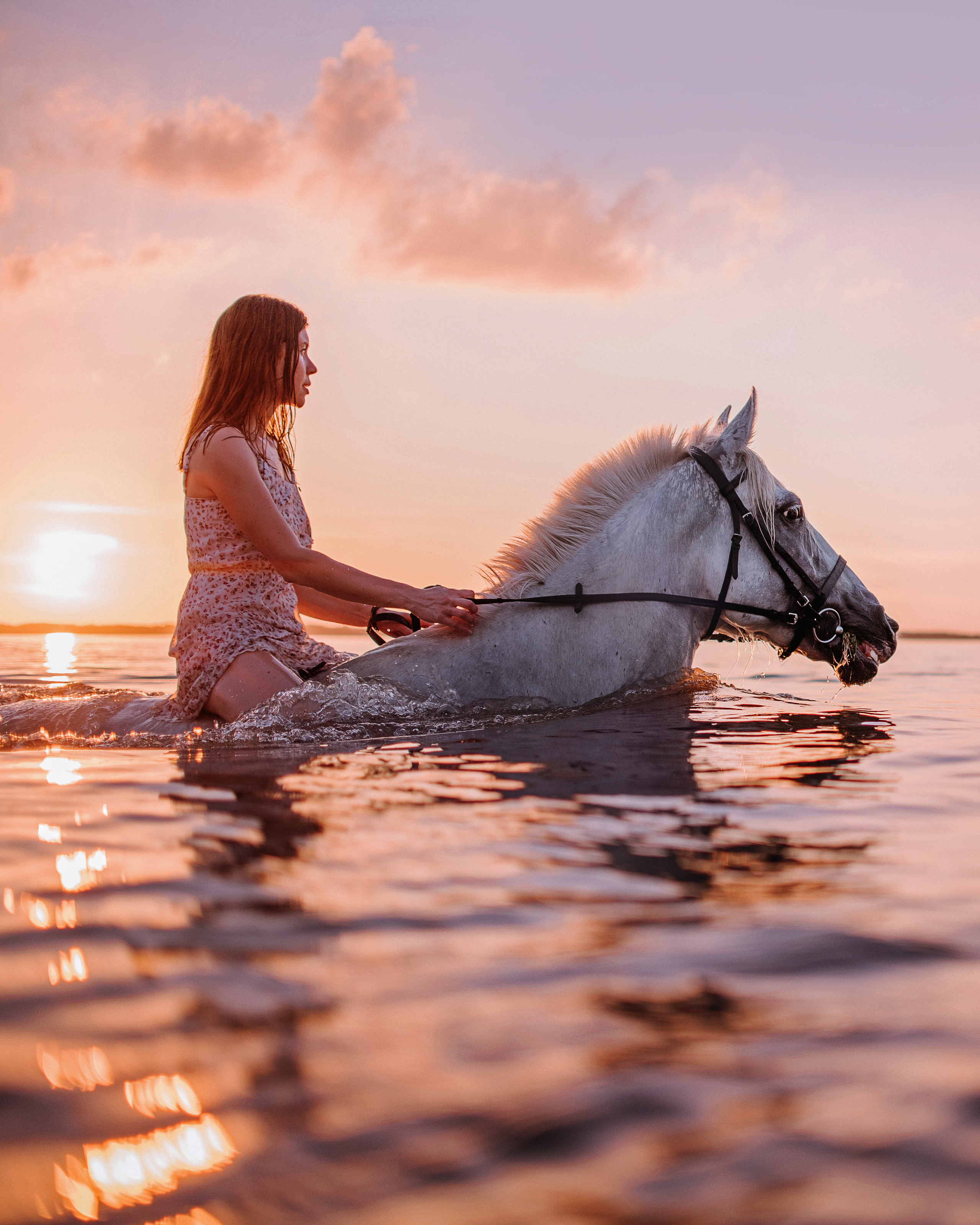 Конное: Лера и Злата на берегу. Портфолио