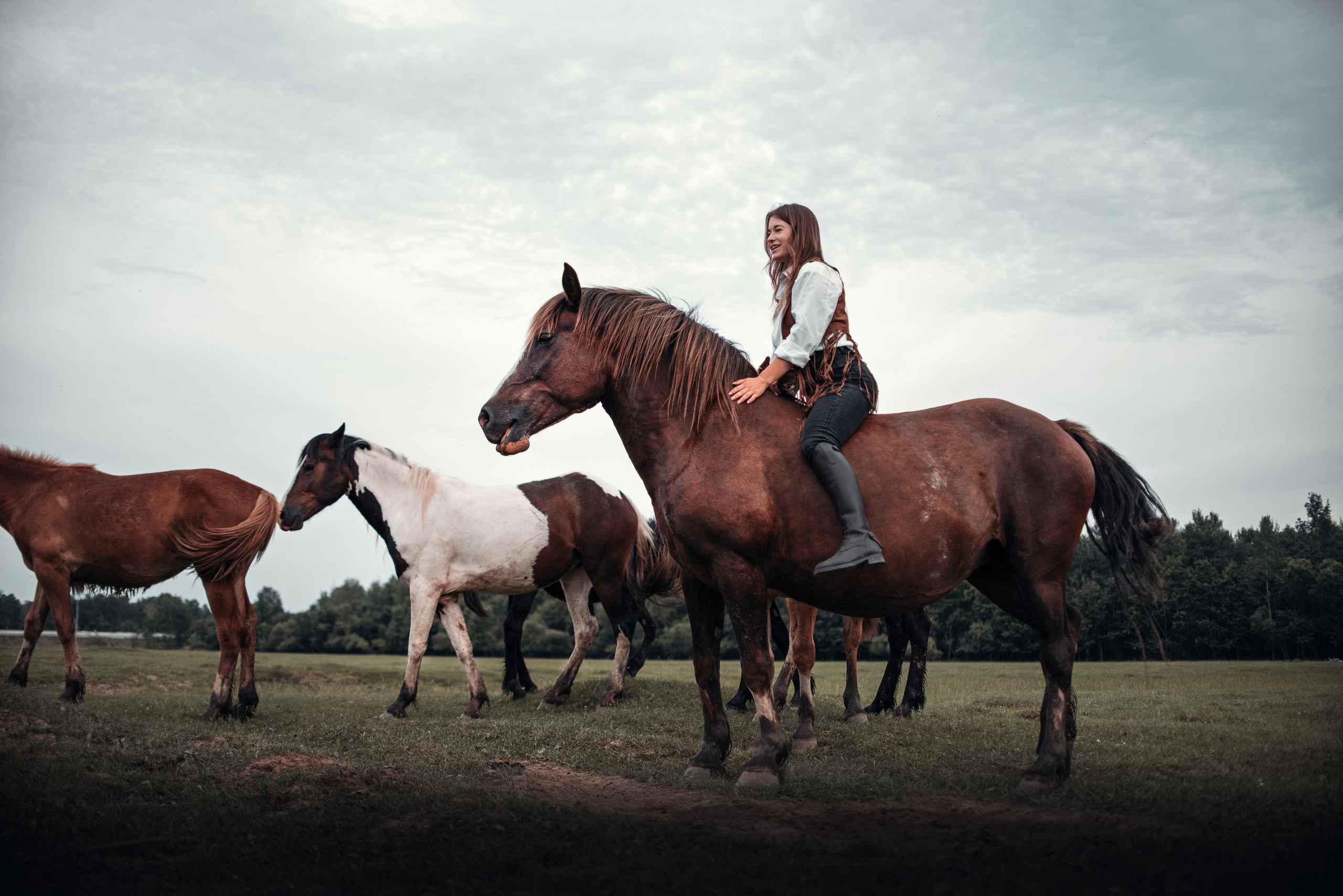 Конное: Катя и табун. Портфолио