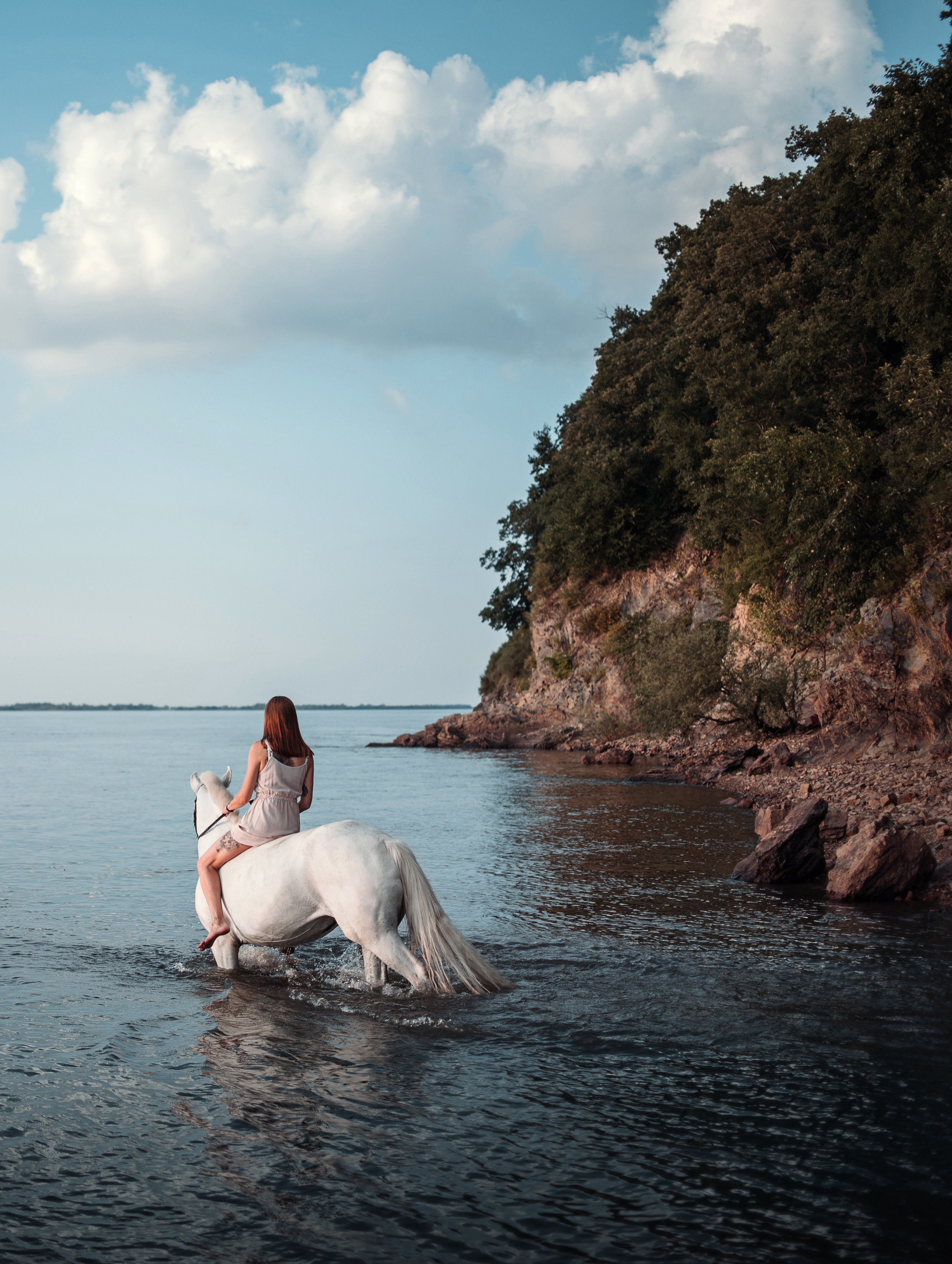 Конное: Лера и Злата на берегу. Портфолио