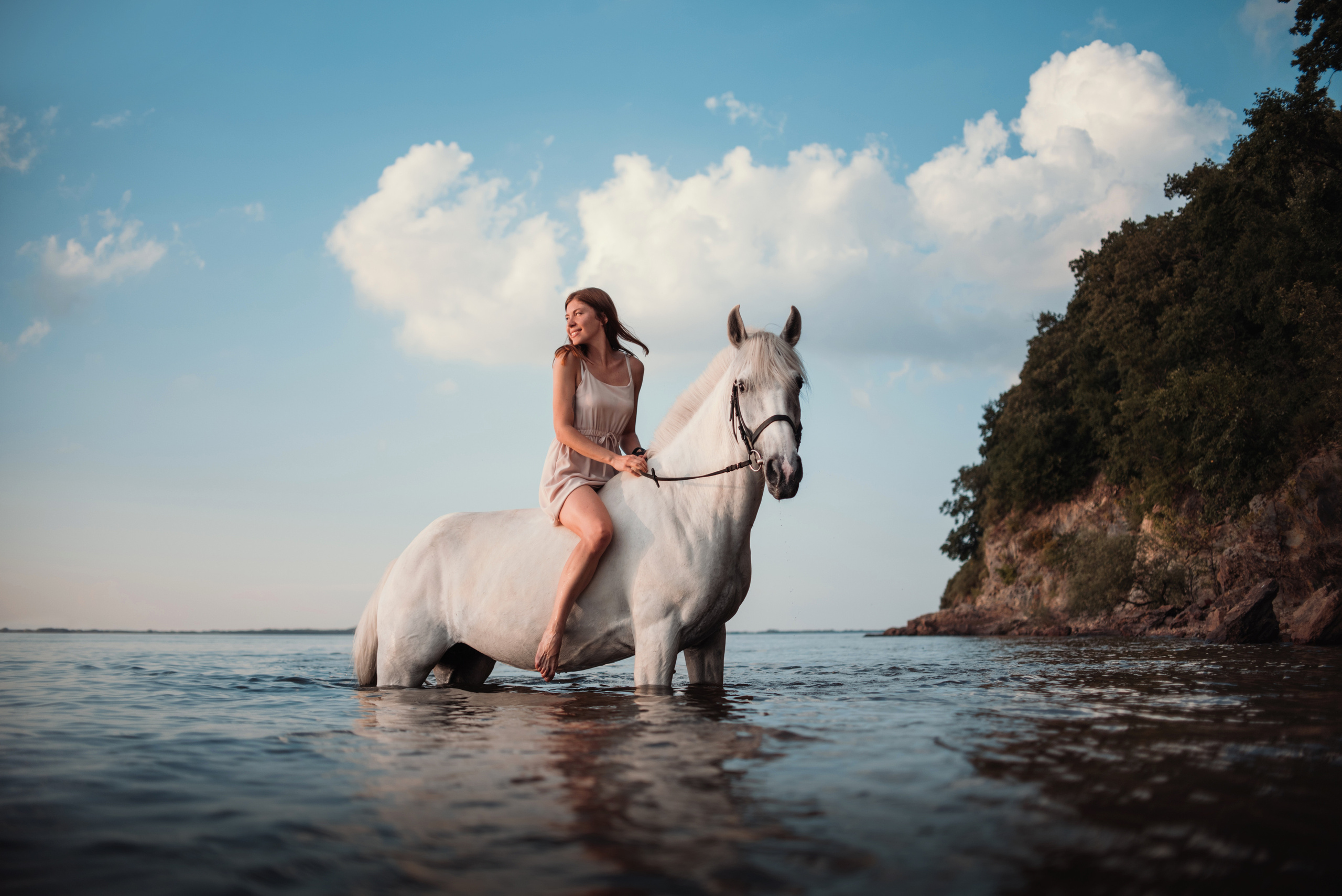 Конное: Лера и Злата на берегу. Портфолио