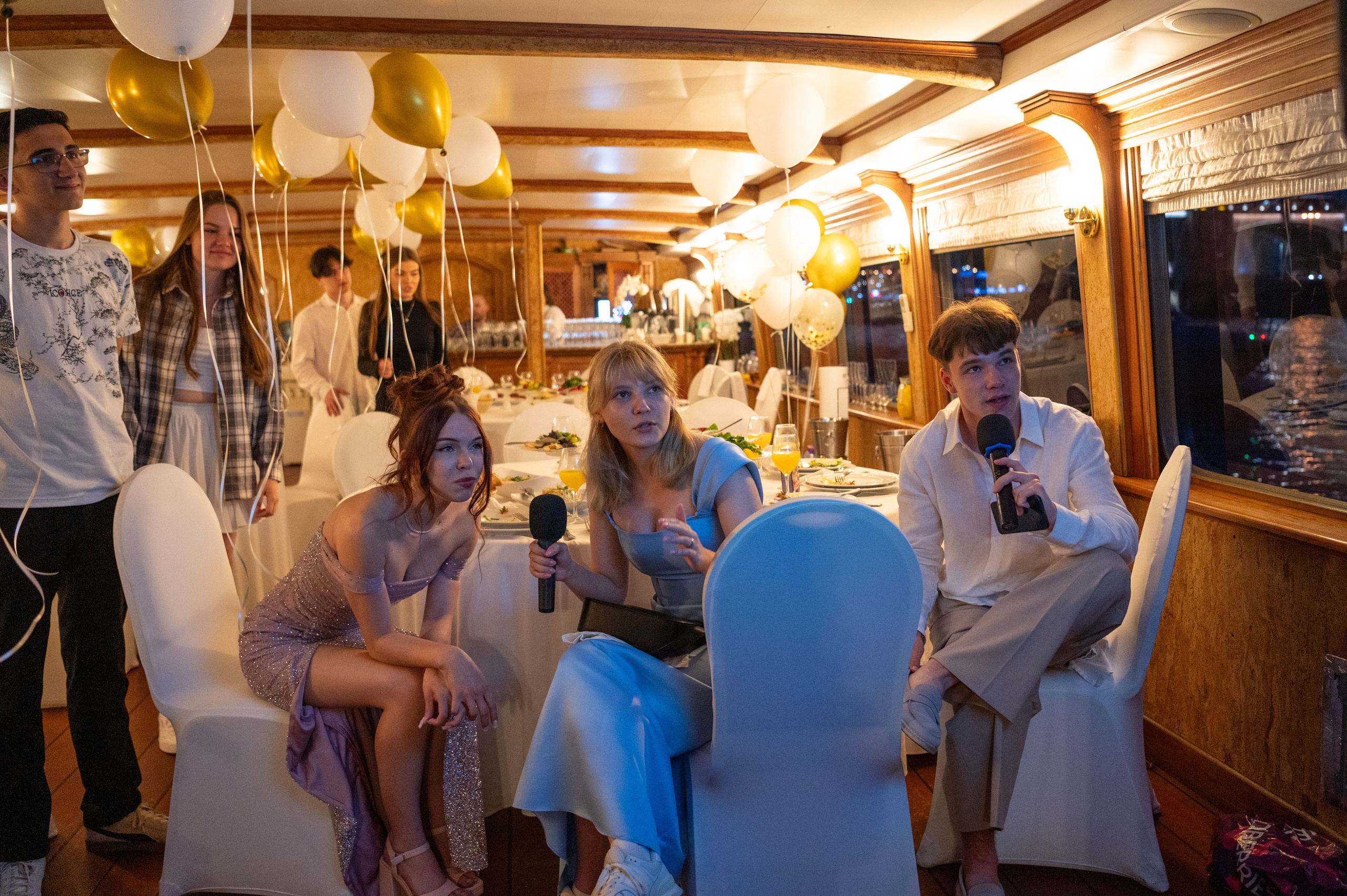 Выпускной вечер 11 класс на теплоходе. Детский и семейный фотограф г. Москва Оксана Катаджи