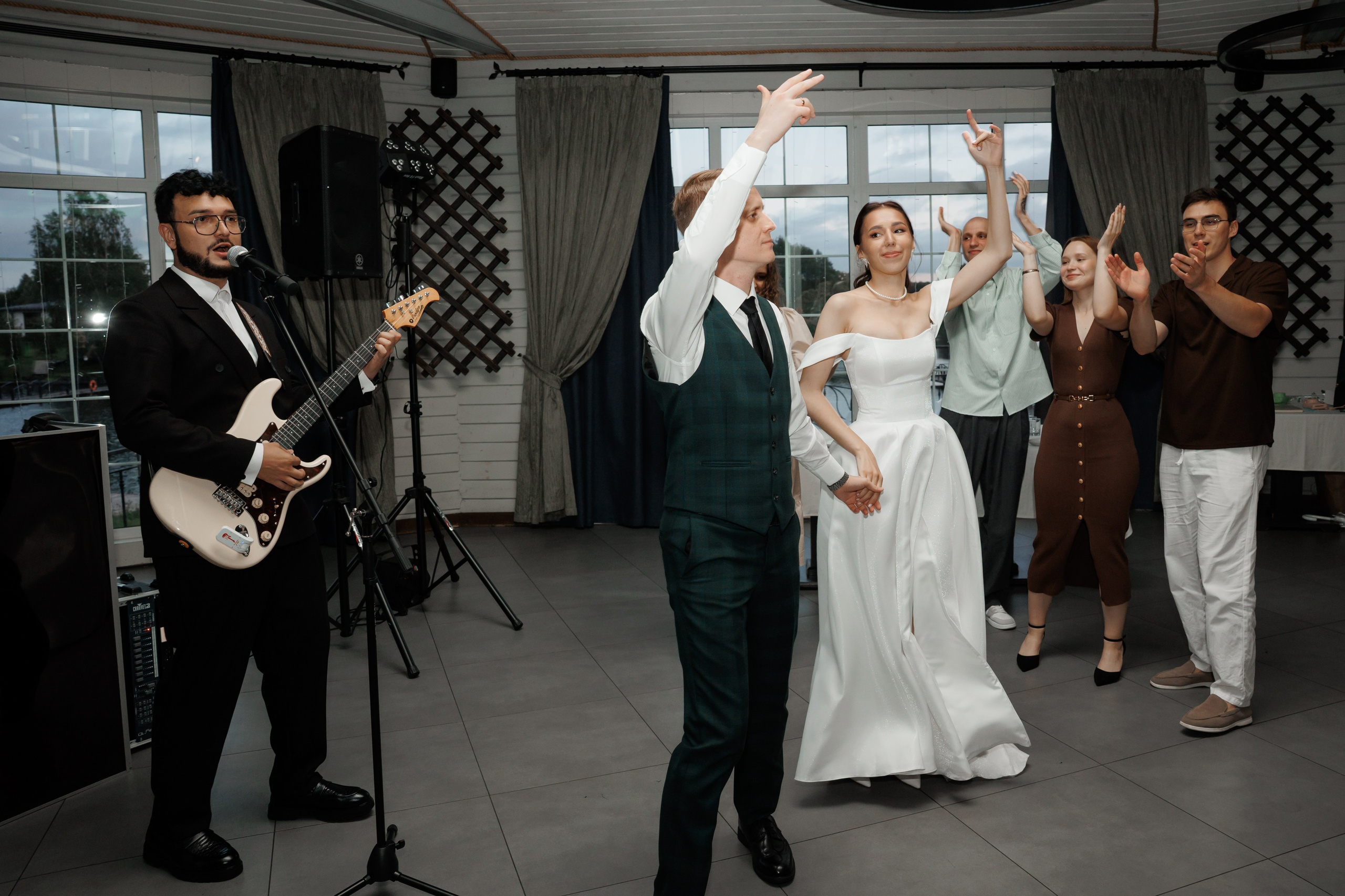 Регистрация в отеле Fish Point, ЗАГС Бутово, прогулка в Остафьево. Свадебный и репортажный фотограф (Москва, Королев и другие)