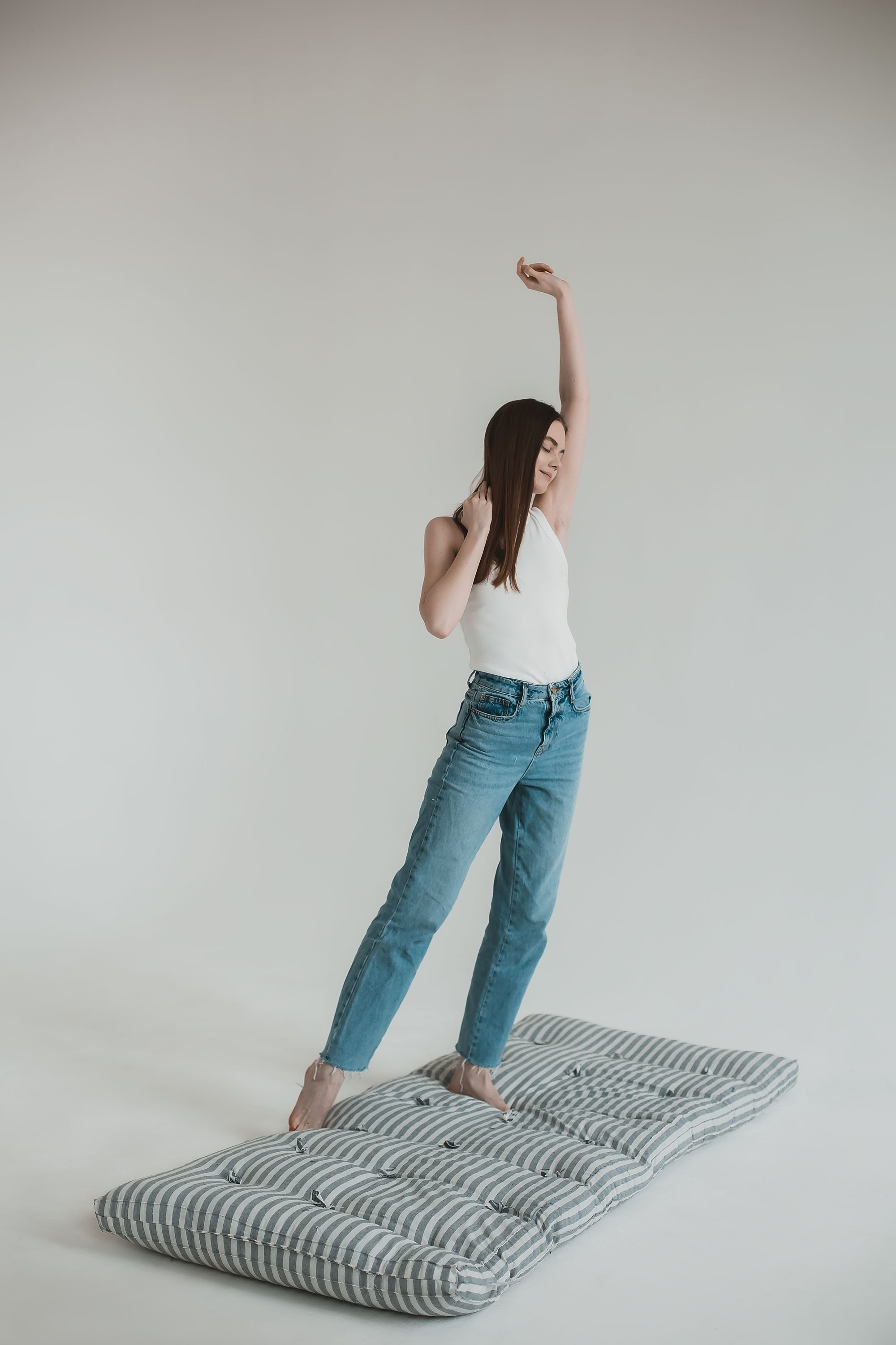 Минималистическая съёмка на матрасе. Семейный, индивидуальный фотограф в Москве Ангели Марина