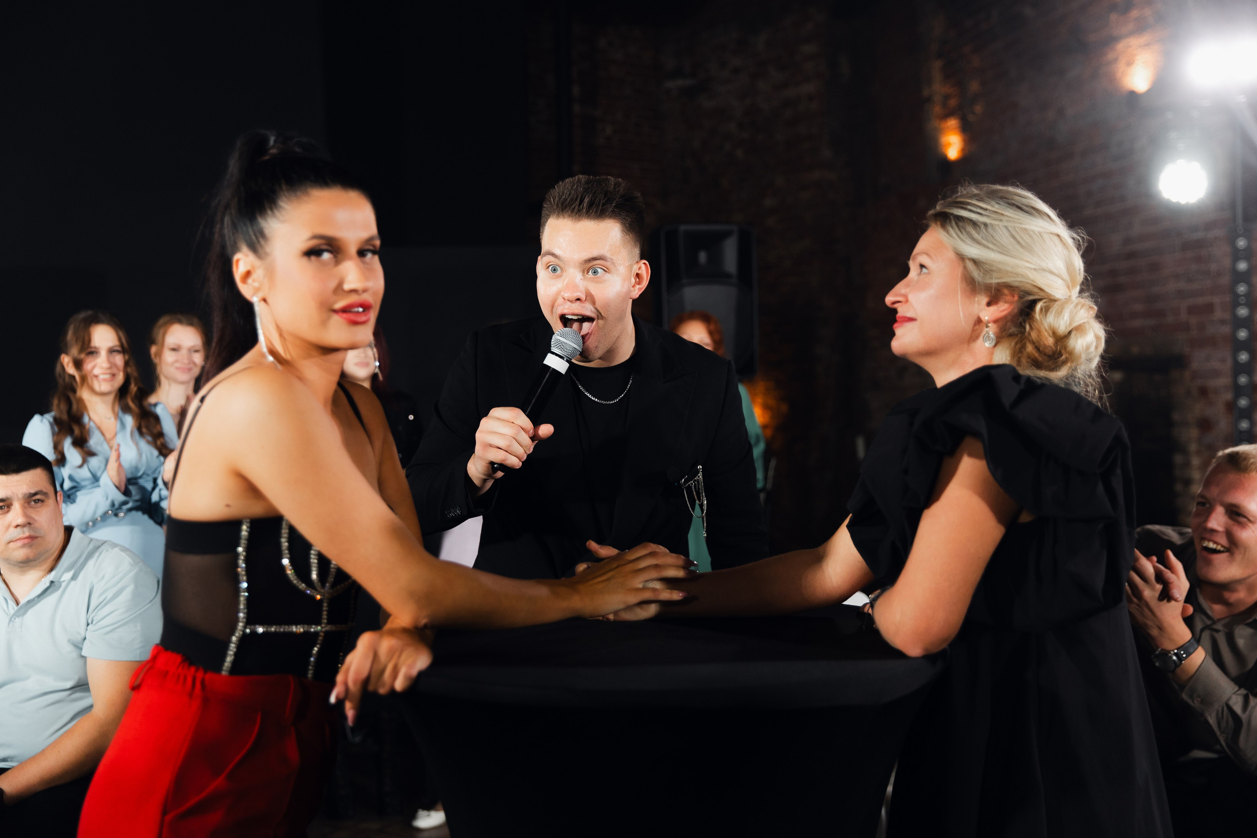 Яков и Елена 12.10.24. Фотограф — Погодина Екатерина