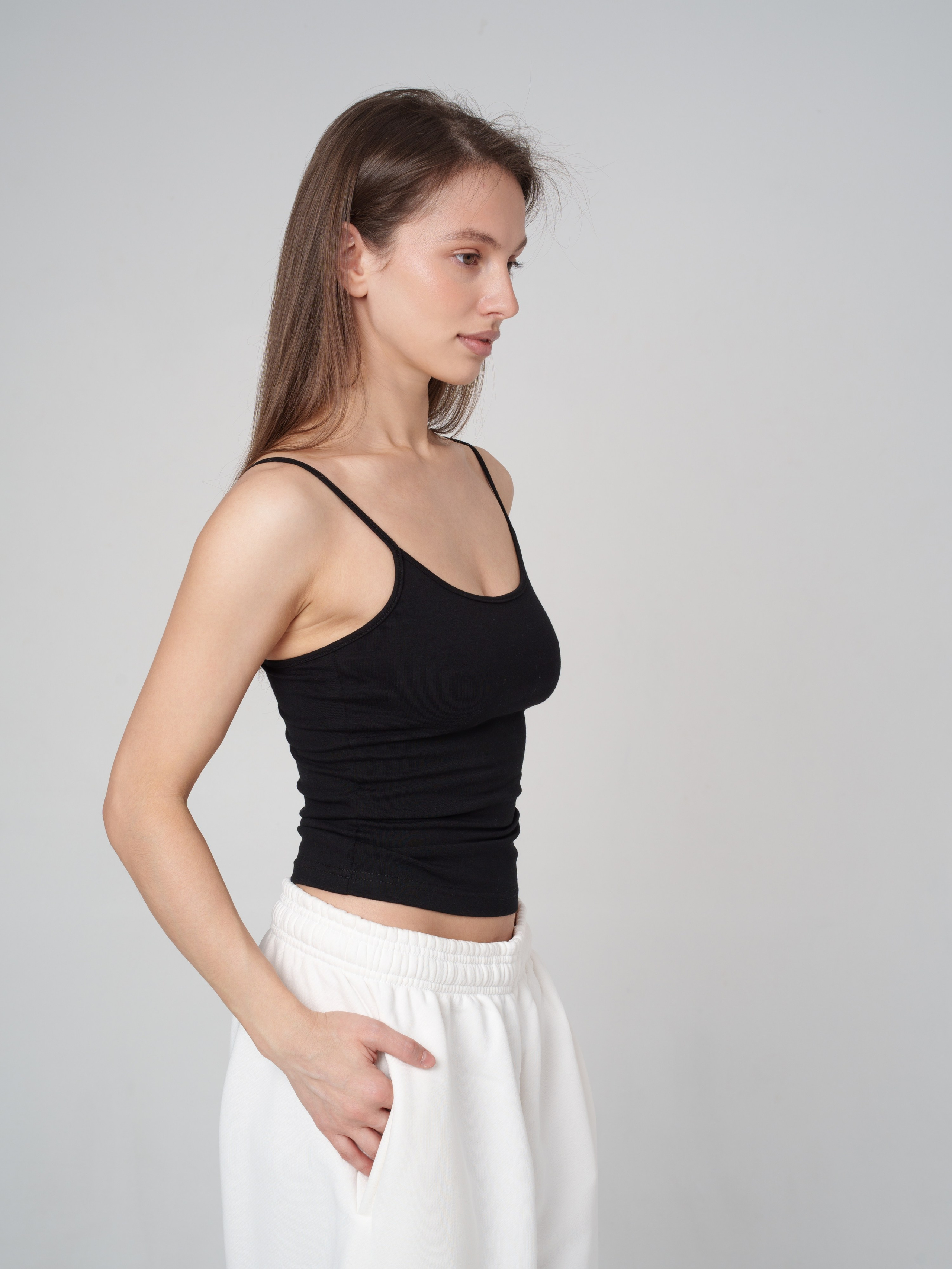 Топы на сером фоне. Иван Упоров — фотограф, рилсмейкер чебоксары