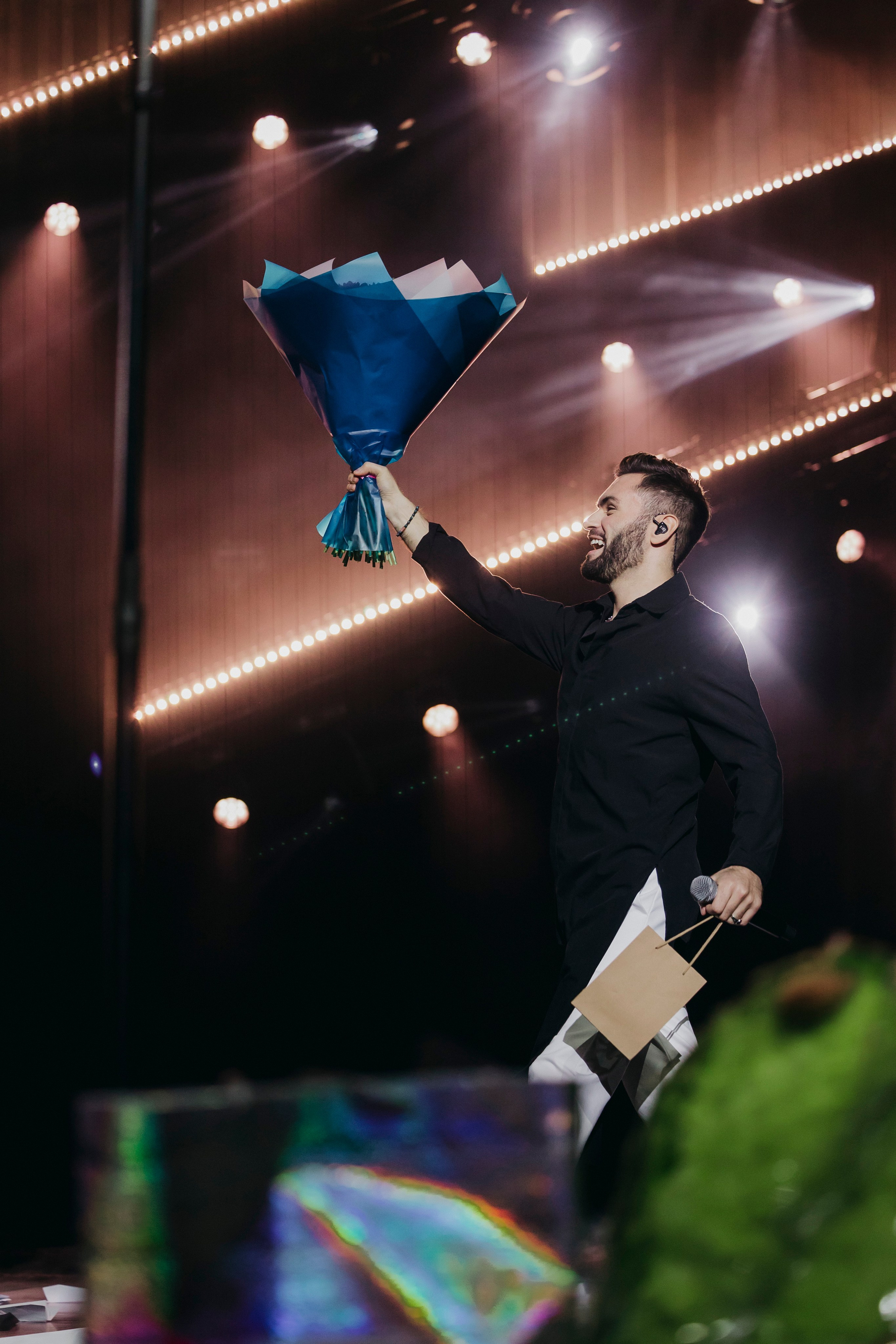 Ева Власова: «Танцуй вопреки», Crocus City Hall. «Птичка на проводе»: информационный портал в Москве