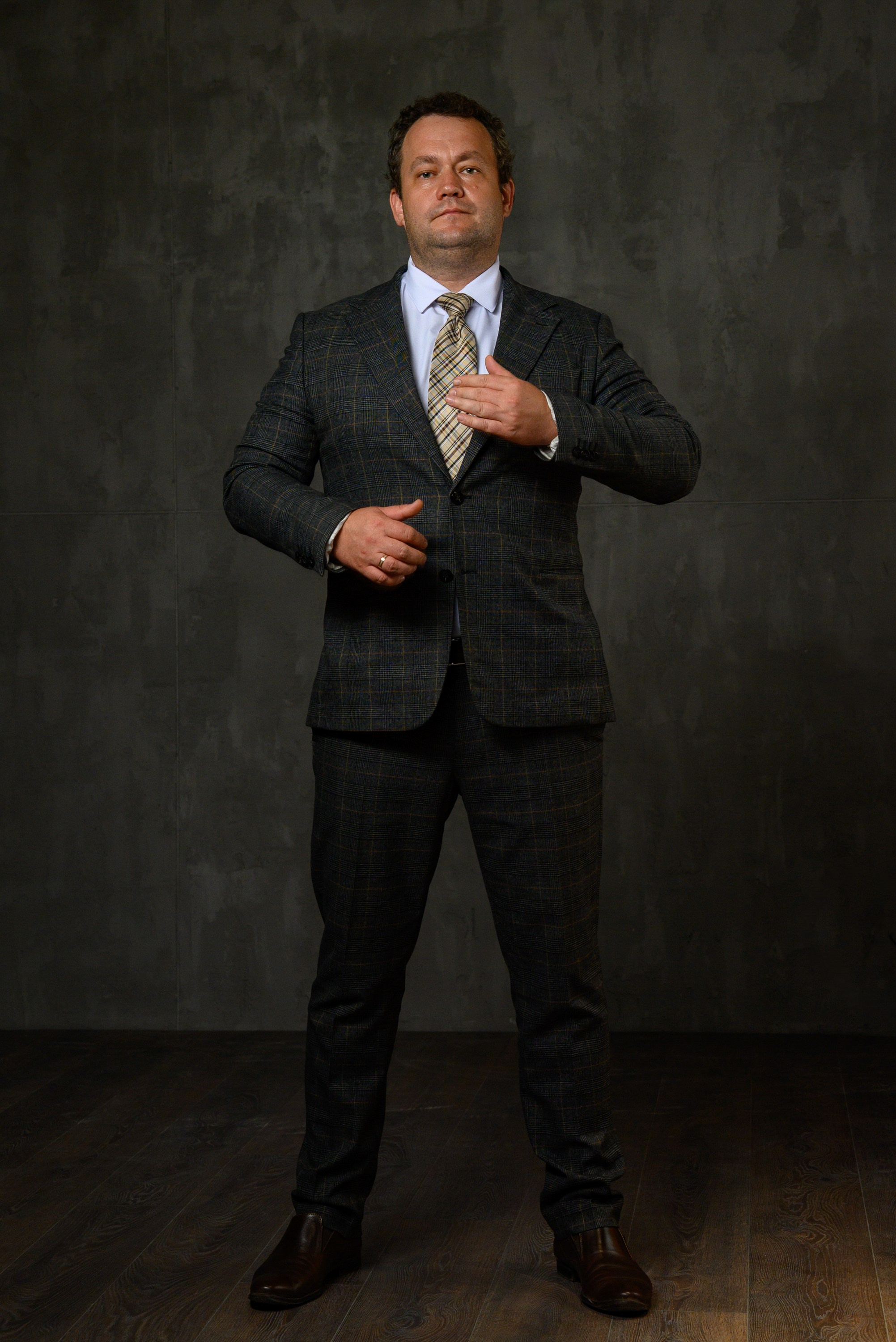 Деловая групповая фотосессия. Компания и фотошкола по созданию контента в Москве