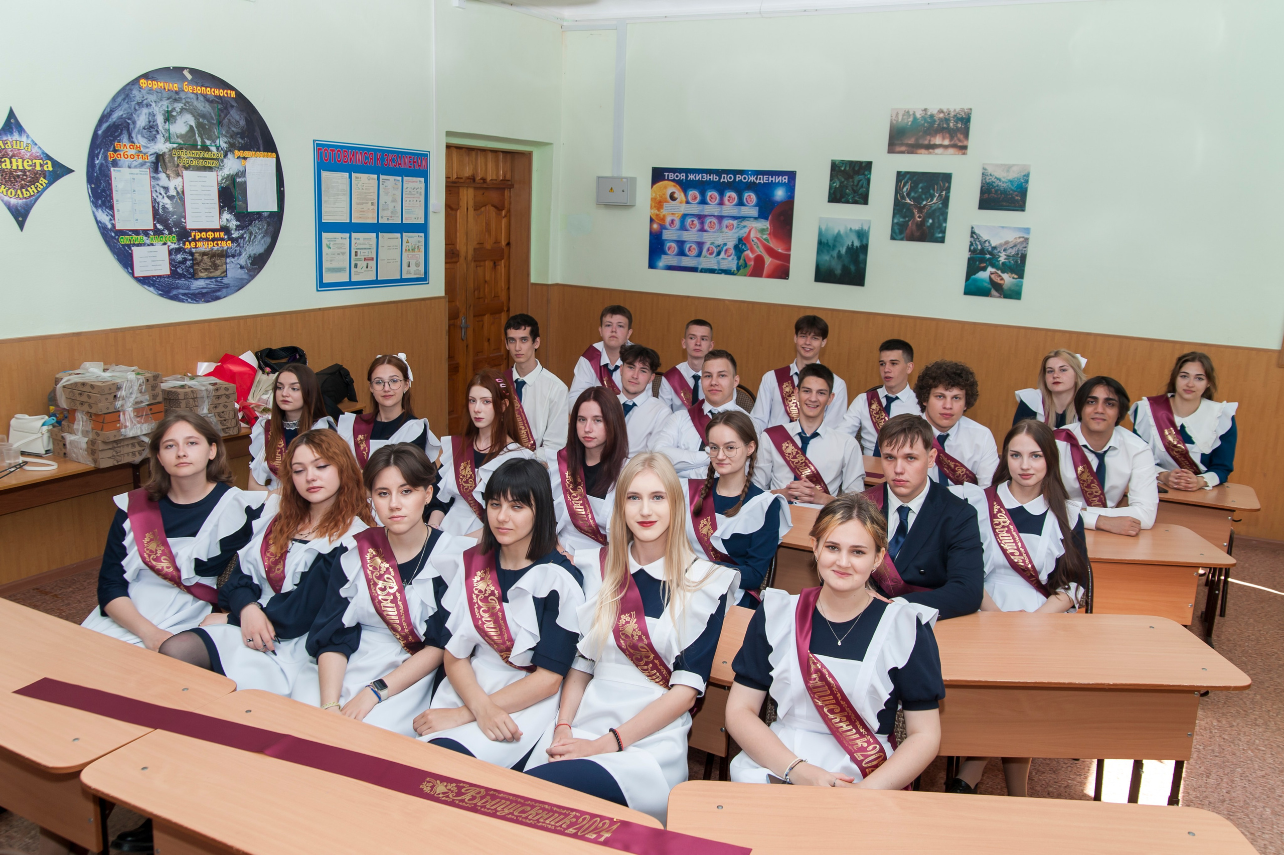 Последний Звонок МАОУ СОШ № 17 им. Эдуарда Есаяна — Архипо-Осиповка. Свадебный и семейный фотограф Денис Лукьянов в Краснодаре, Краснодарском крае и Республике Крым