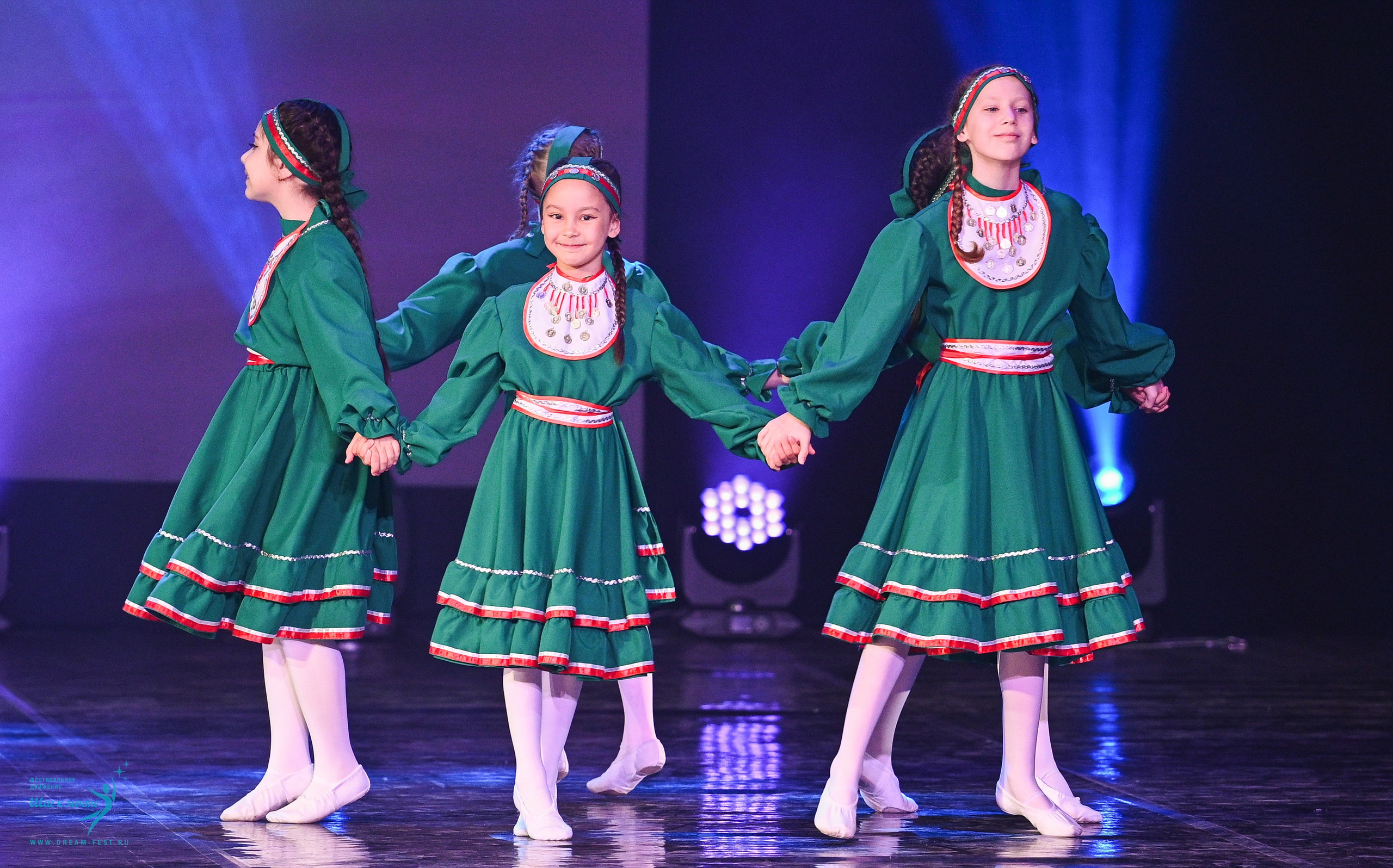 24.05.2025 «Мир под названием — Искусство танца» Фестивальное движение «Шаг к мечте» г. Кострома. Медиастудия Фото Концепт