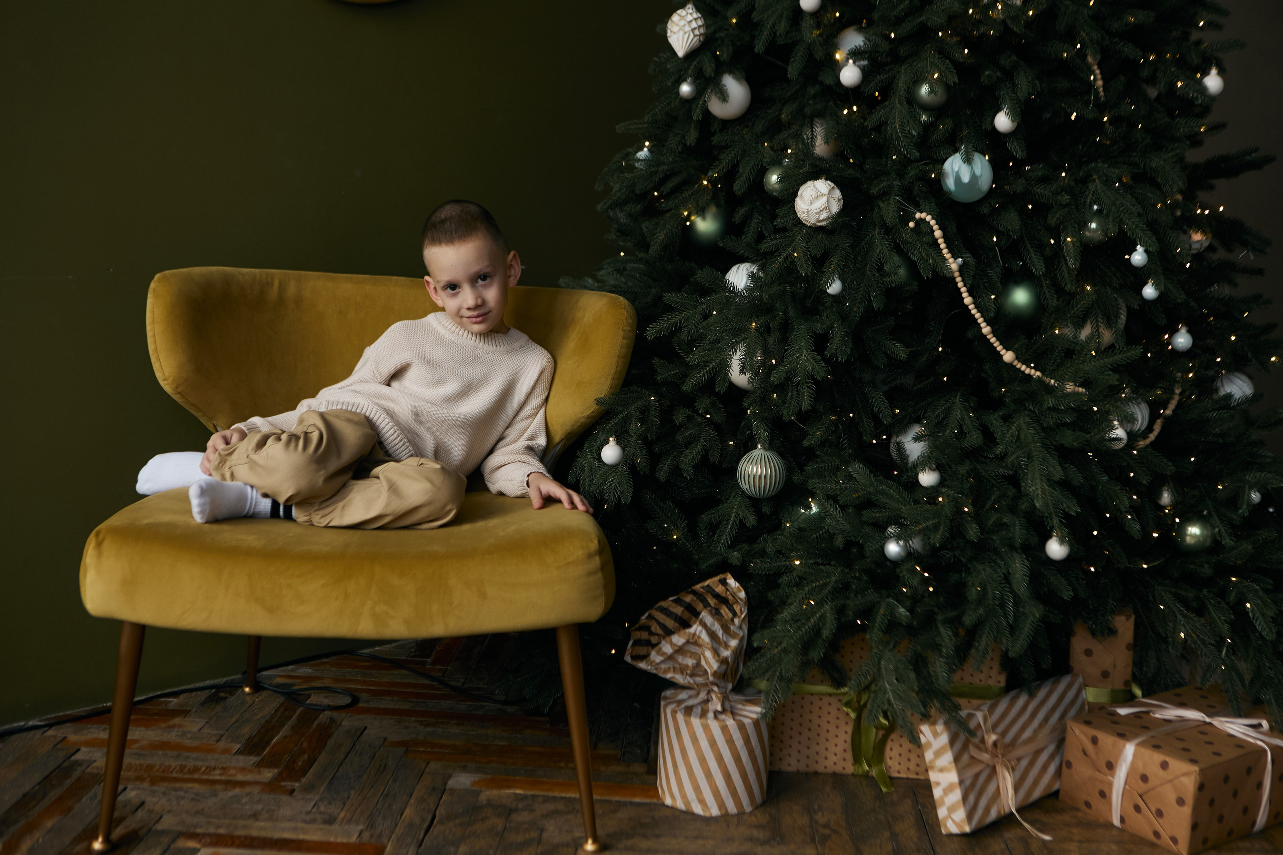 новогодняя фотосессия для ребенка в студии, семейный фотограф в Москве
