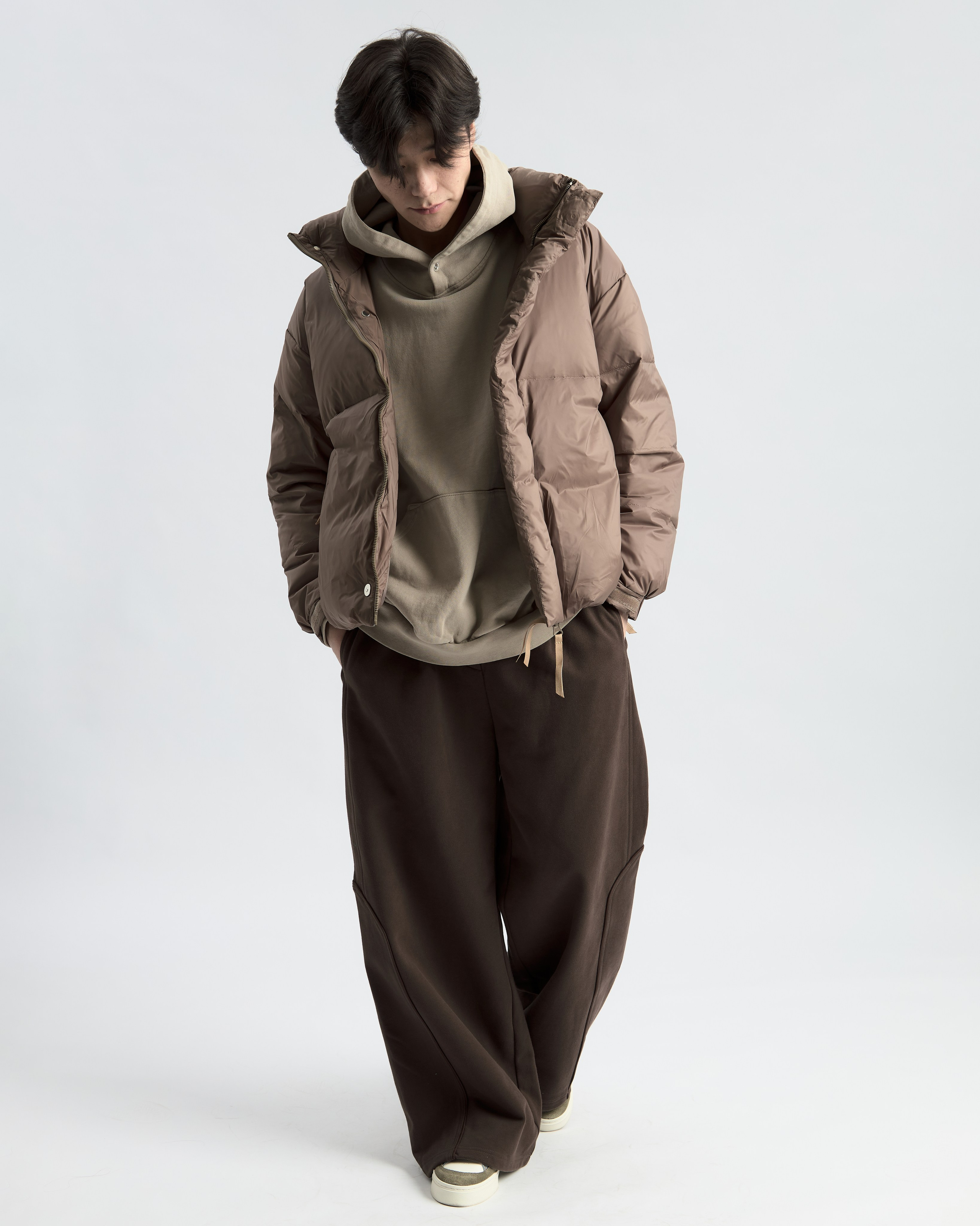 Одежда. Предметная фотосъемка в Алматы. Предметный фотограф для маркетплейстов Артур Ахмадиев