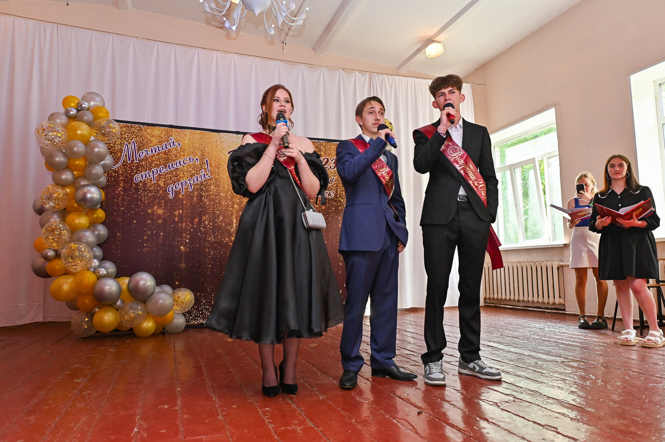 Выпускной школа 48. Семейный и свадебный фотограф во Владивостоке