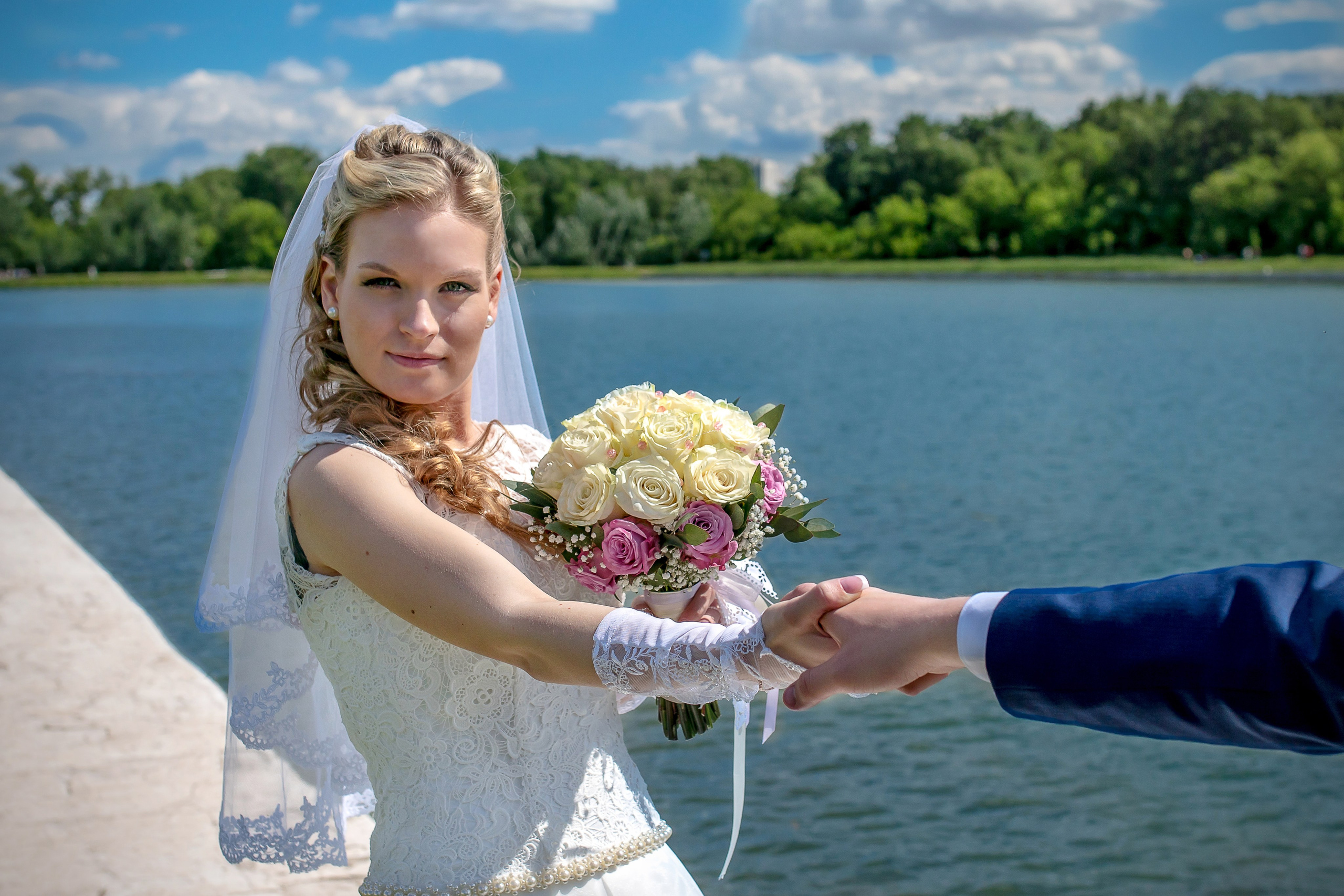 Свадебная прогулка в усадьбе Кусково. Фотограф Владимир Артамонов