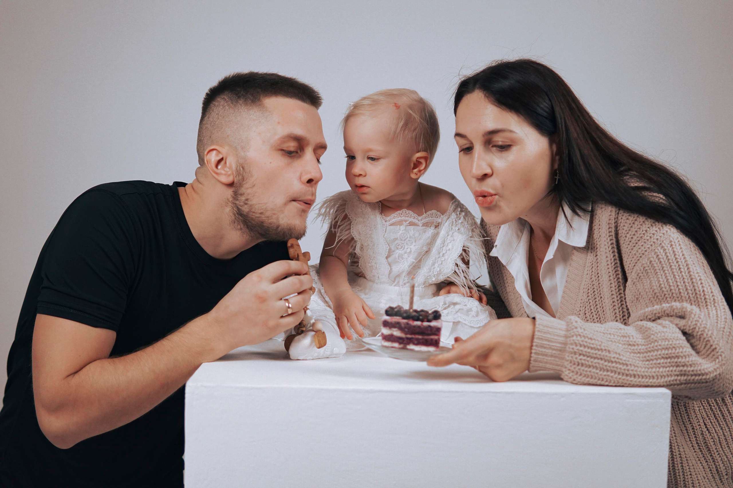 Семейная новогодняя съемка в студии. Семейный фотограф и фотограф на таинства в Москве Юлия Калайджян