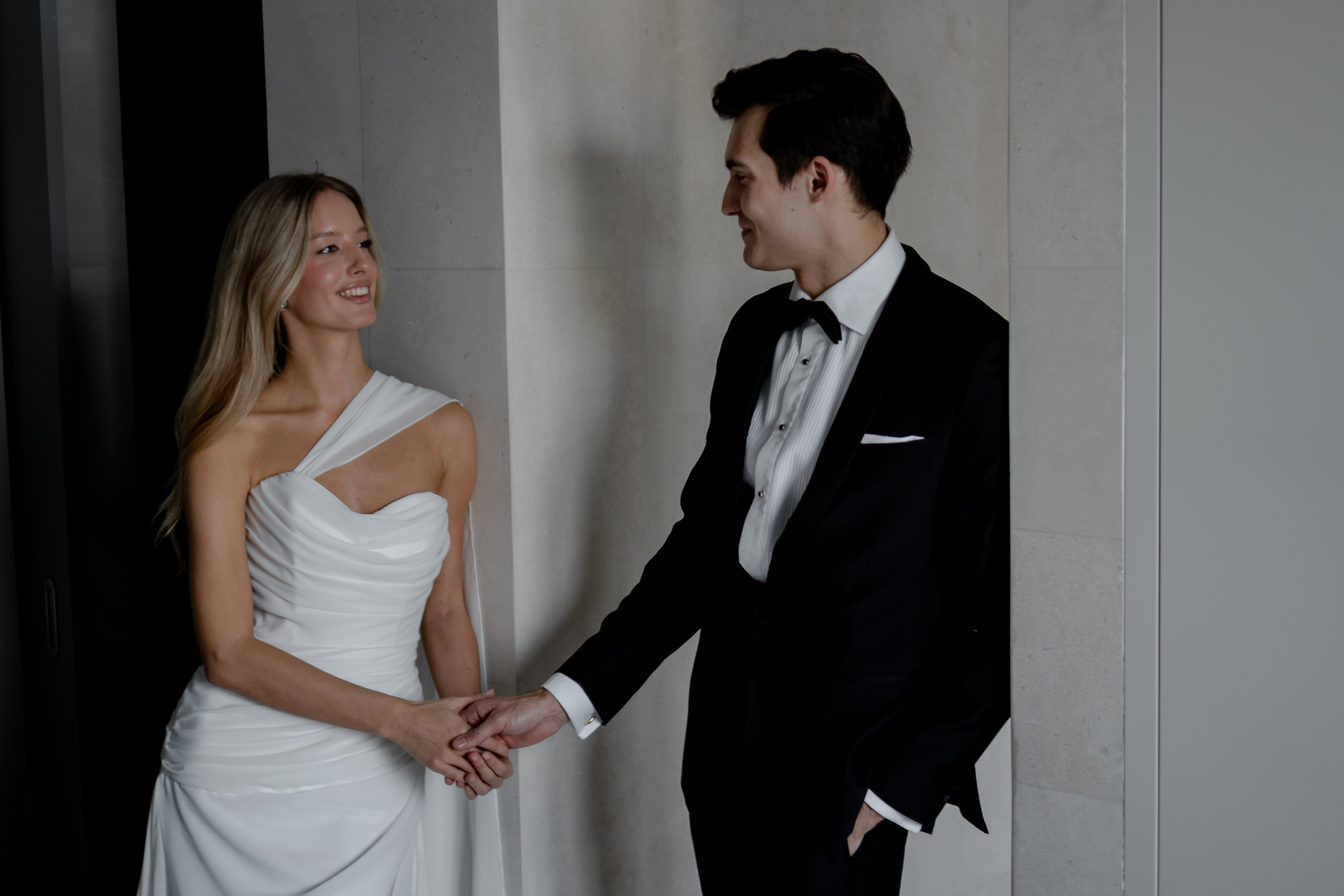 ЭЛЕГАНТНАЯ СВАДБЕНАЯ СЬЕМКА ЖЕНИХА И НЕВЕСТЫ В ДОРОГОМ ОТЕЛЕ САНКТ-ПЕТЕРБУРГА. Профессиональный фотограф, Санкт-Петербург — Виктория Богомолова