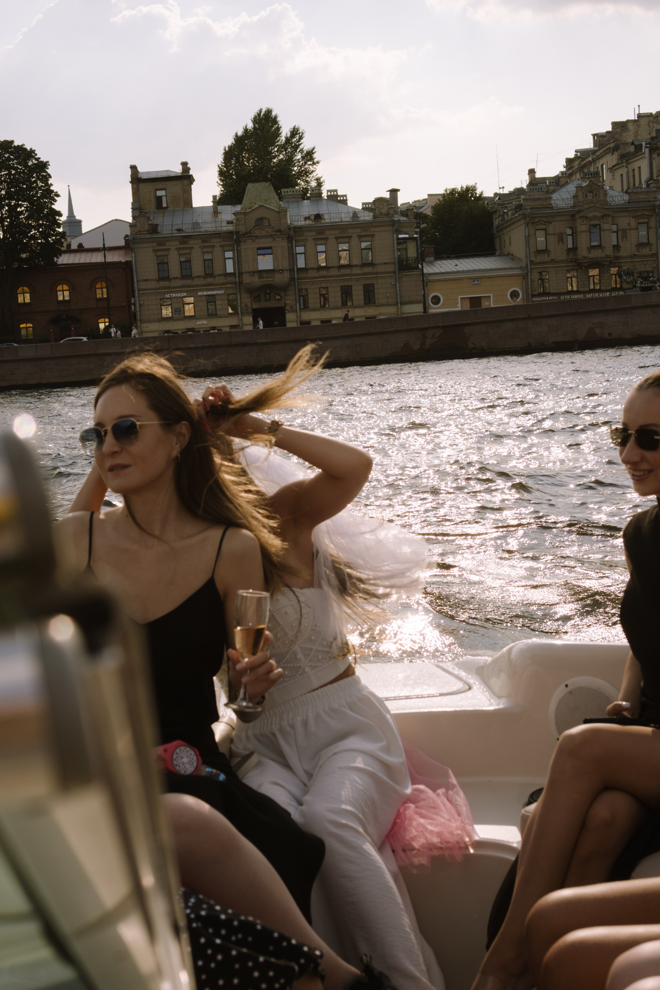 ДЕВИЧНИК НА КАТЕРЕ. Профессиональный фотограф, Санкт-Петербург — Виктория Богомолова