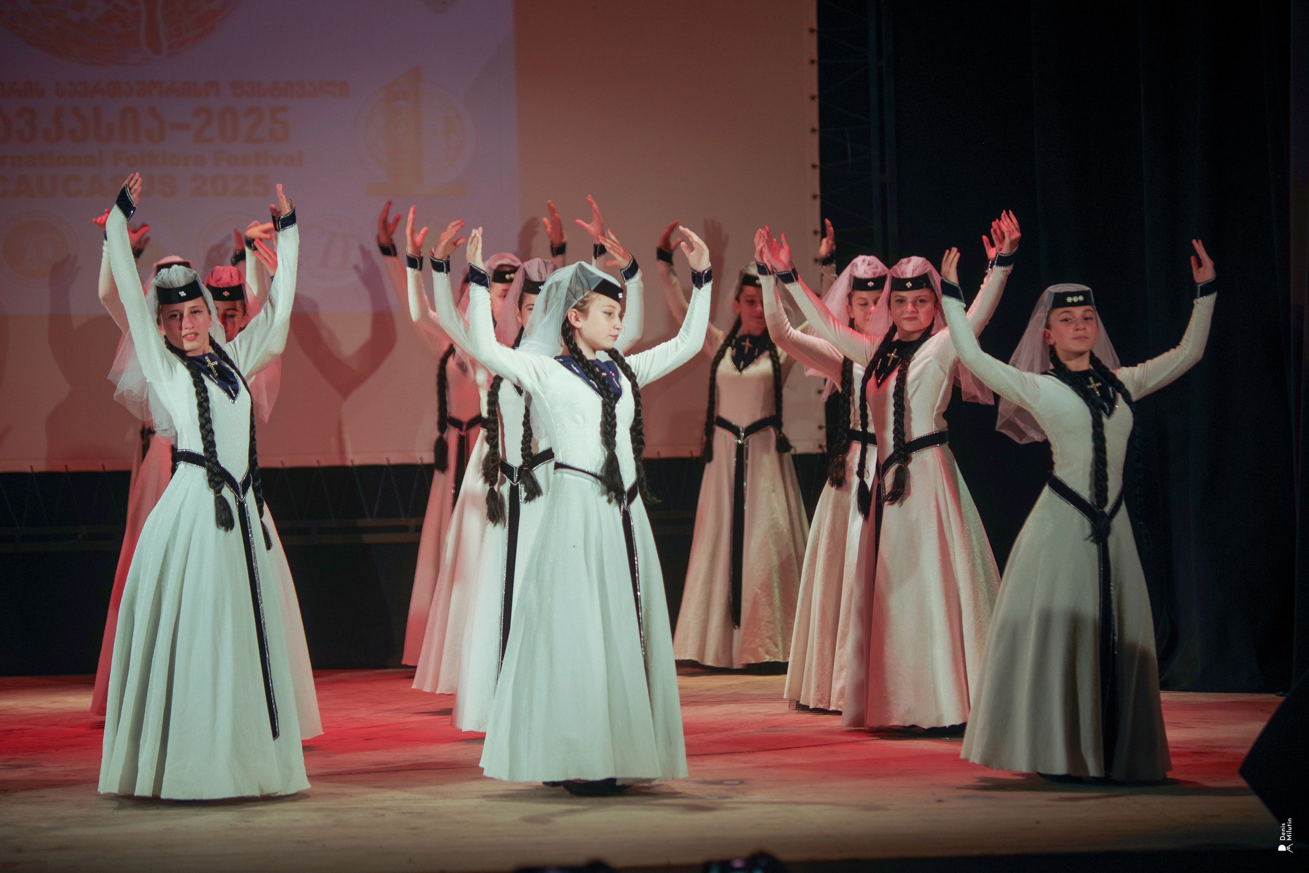 Танцы в прекрасном Они. Портретный фотограф Денис Милютин