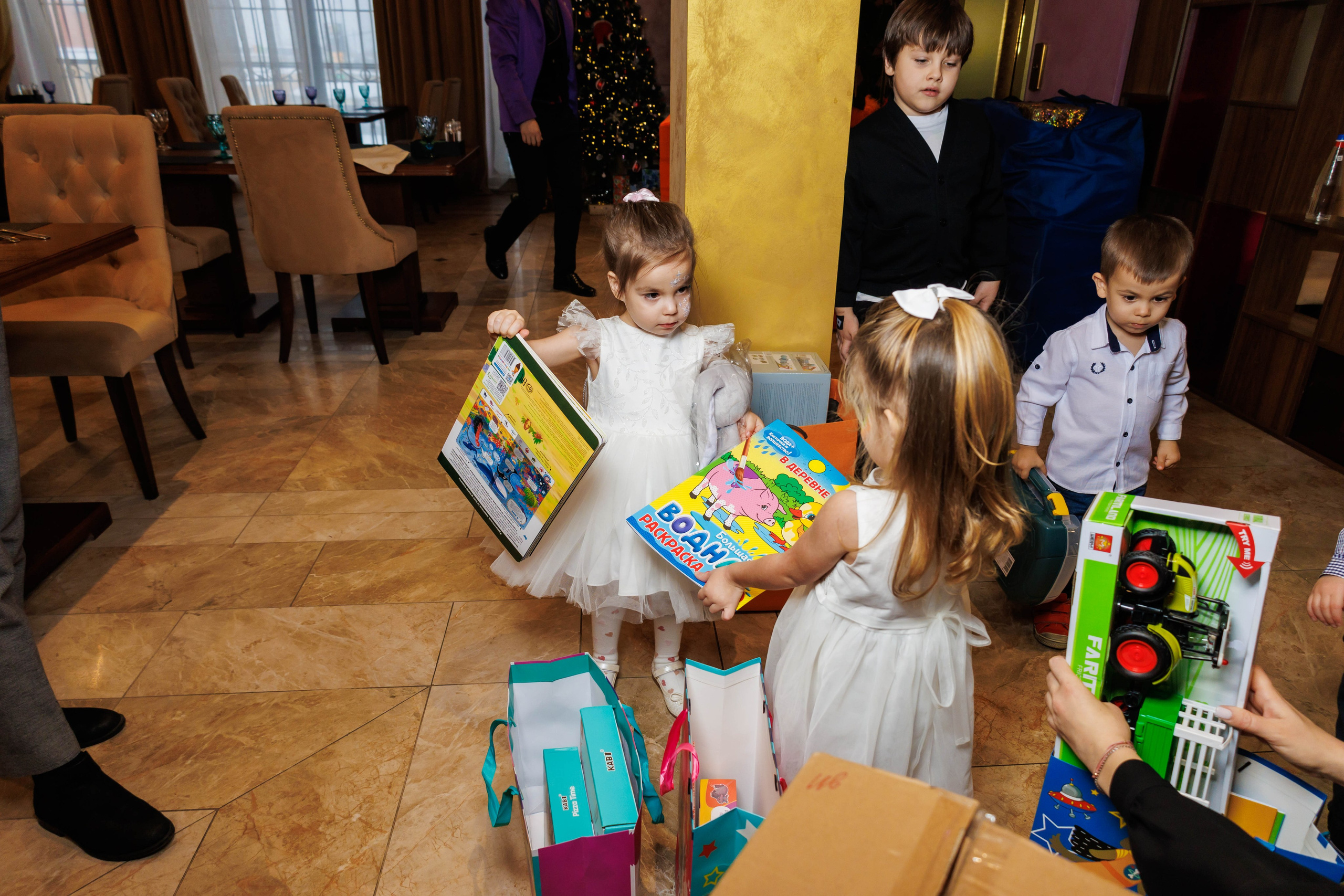 День рождения в ресторане. Фотограф в Москве Дмитрий Емельянов