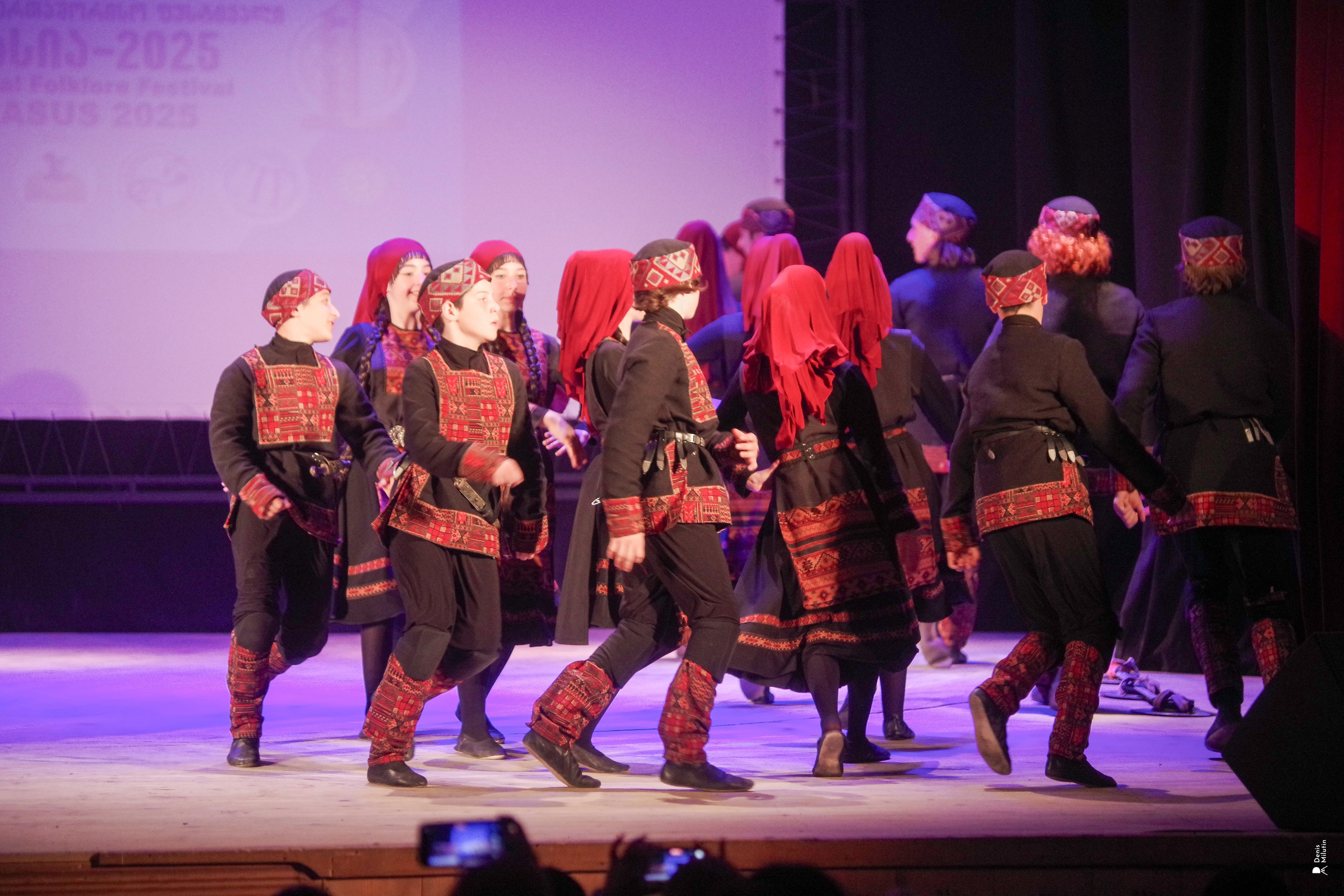 Танцы в прекрасном Они. Портретный фотограф Денис Милютин