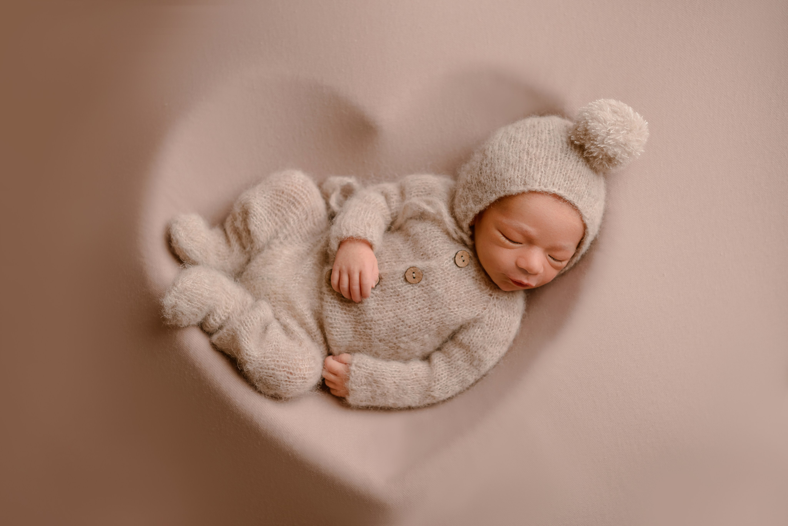 Съемка новорождённого. Фотограф новорожденных в Ростове-на-Дону