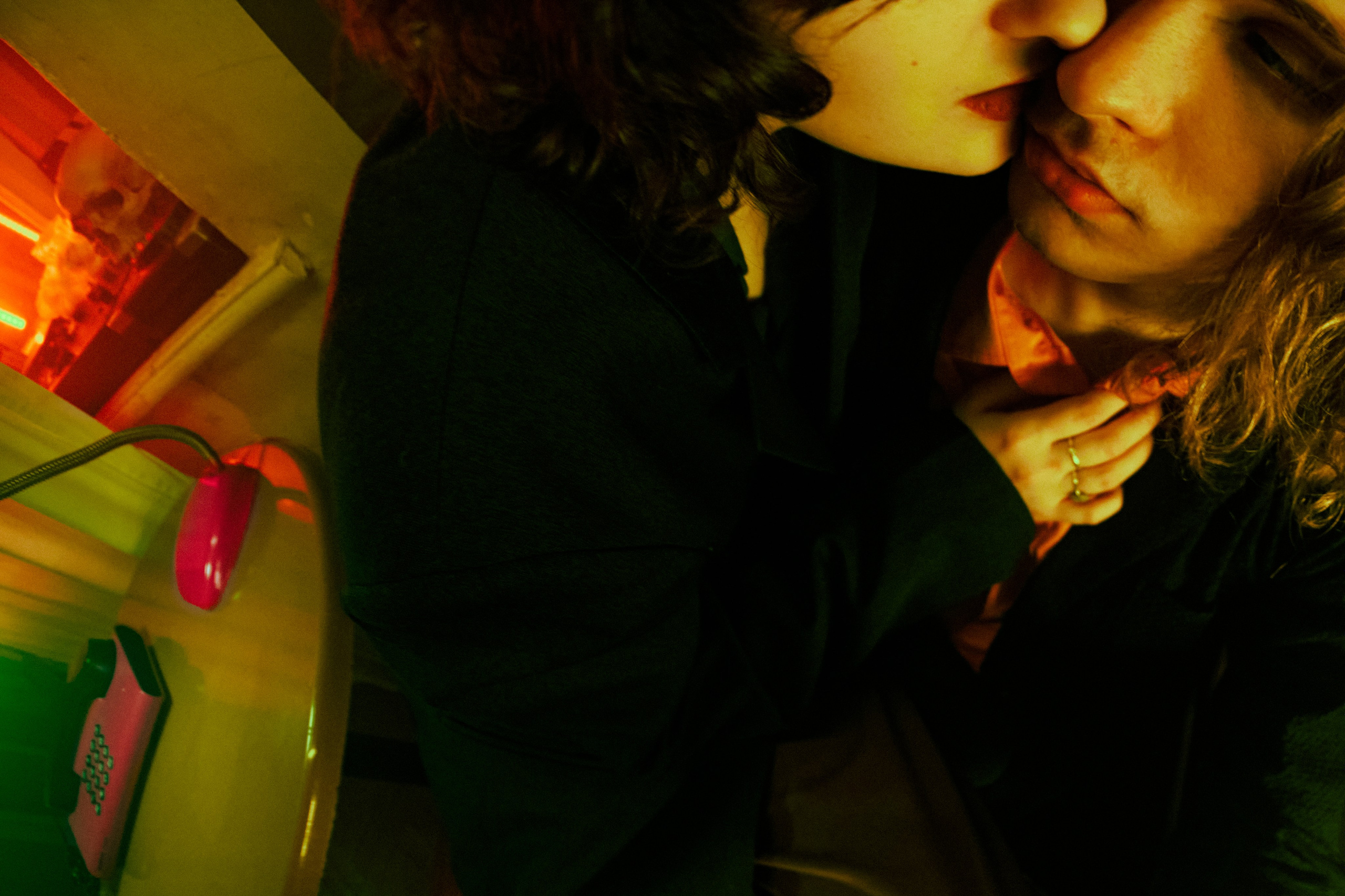 ШАР В СТОЛЕ. Berman Euginia