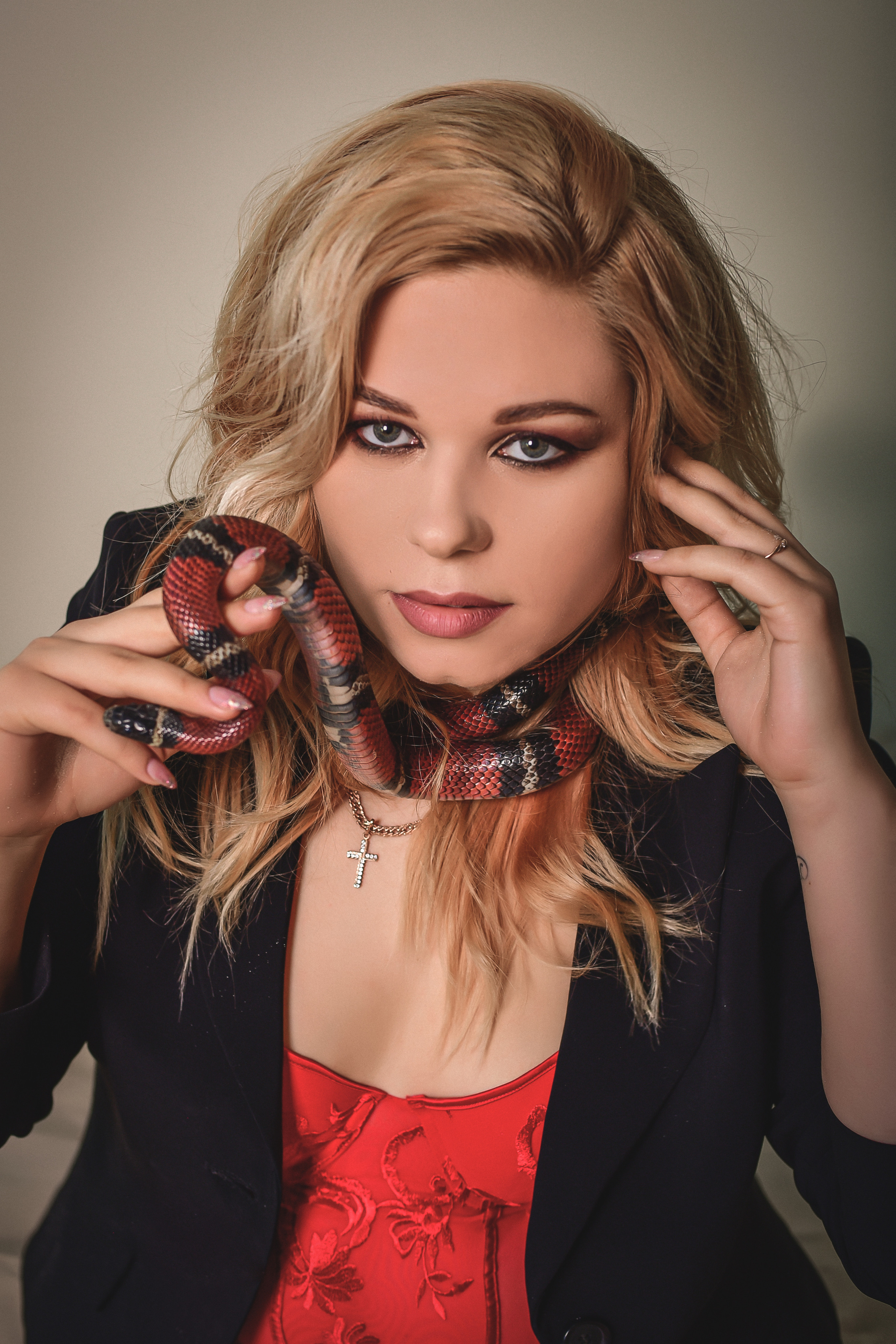 Фоновая студия. Семейный и свадебный фотограф в Донецке Донская Анастасия