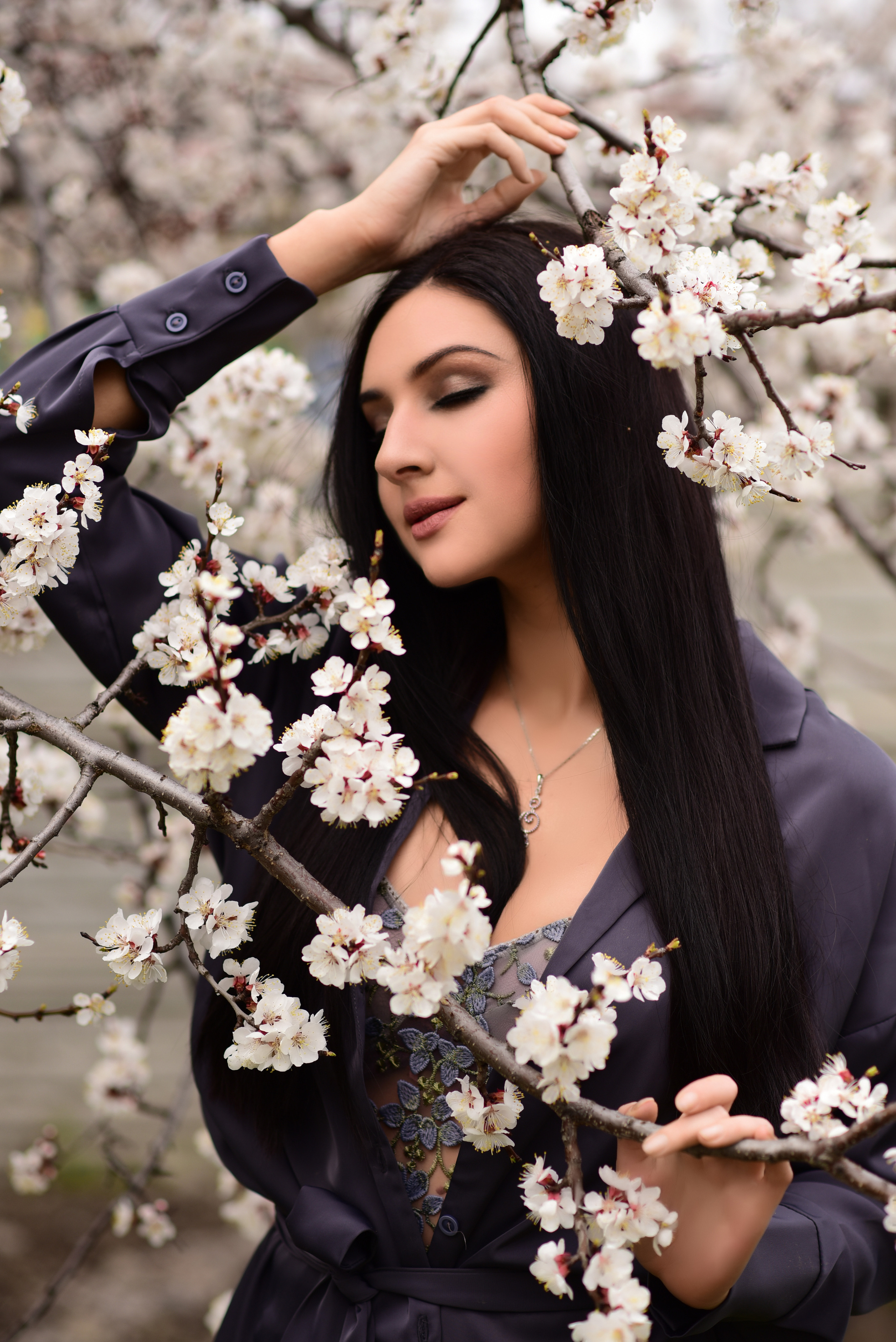 Весна. Съемка в цветении. Семейный и свадебный фотограф в Донецке Донская Анастасия