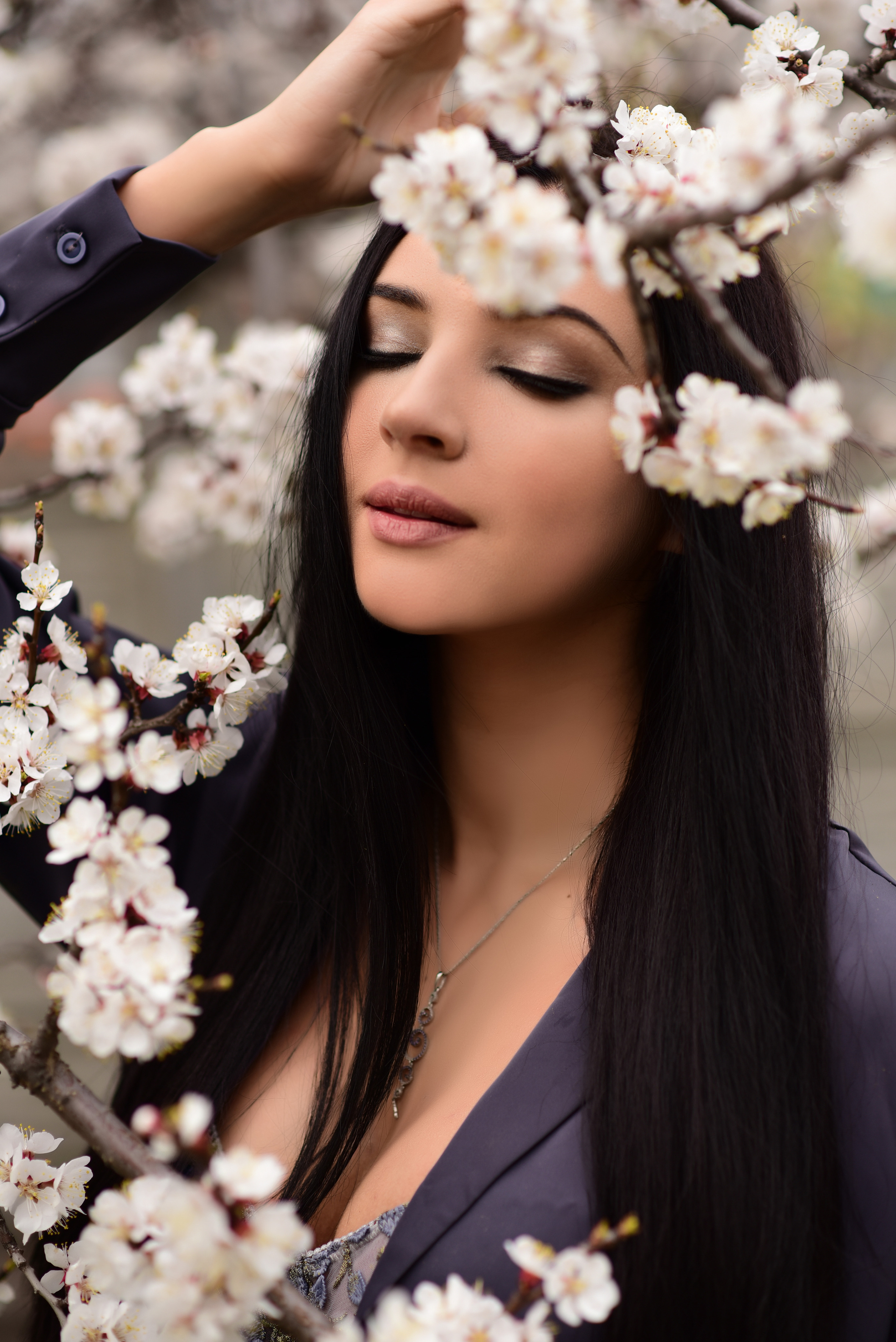 Весна. Съемка в цветении. Семейный и свадебный фотограф в Донецке Донская Анастасия