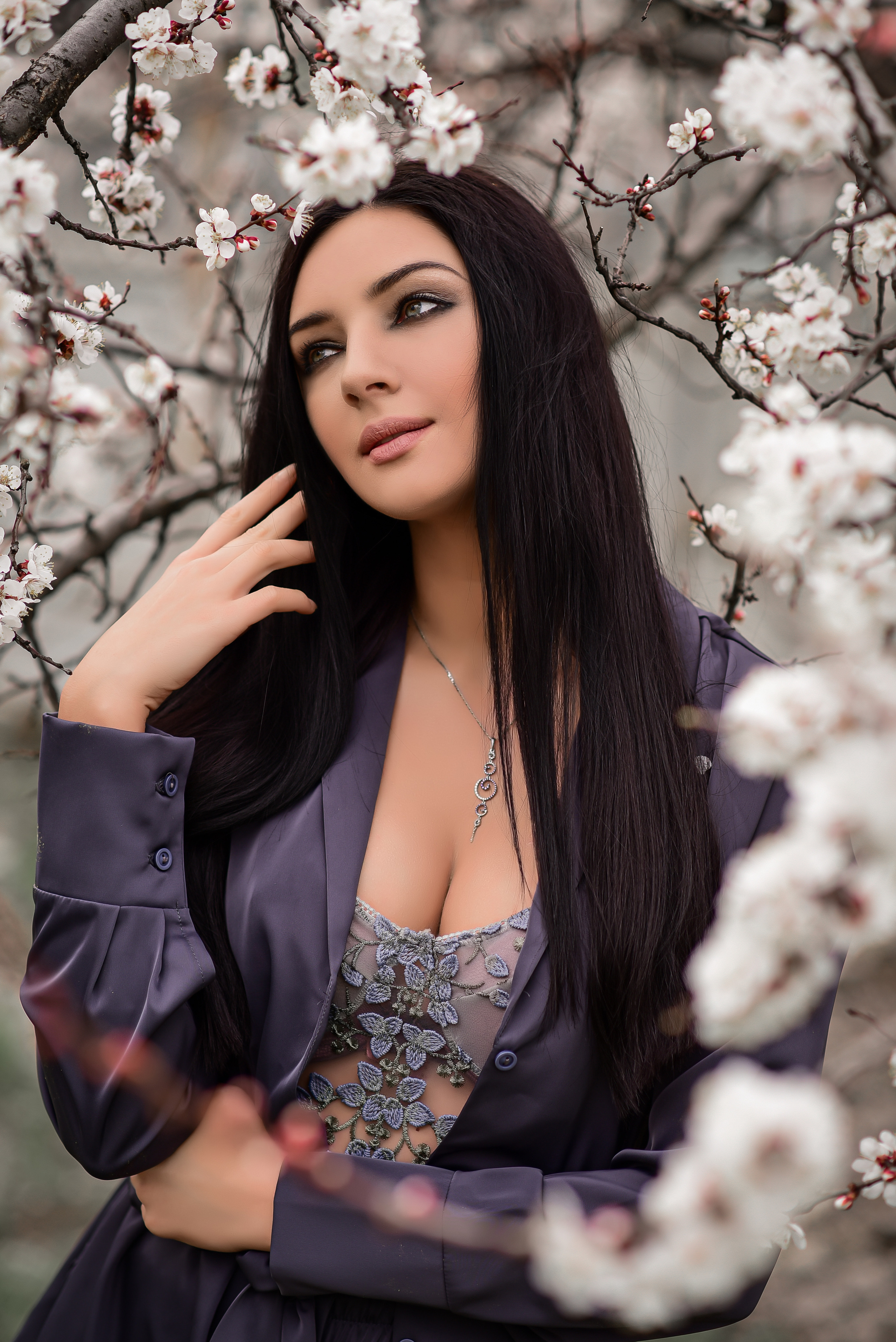 Весна. Съемка в цветении. Семейный и свадебный фотограф в Донецке Донская Анастасия