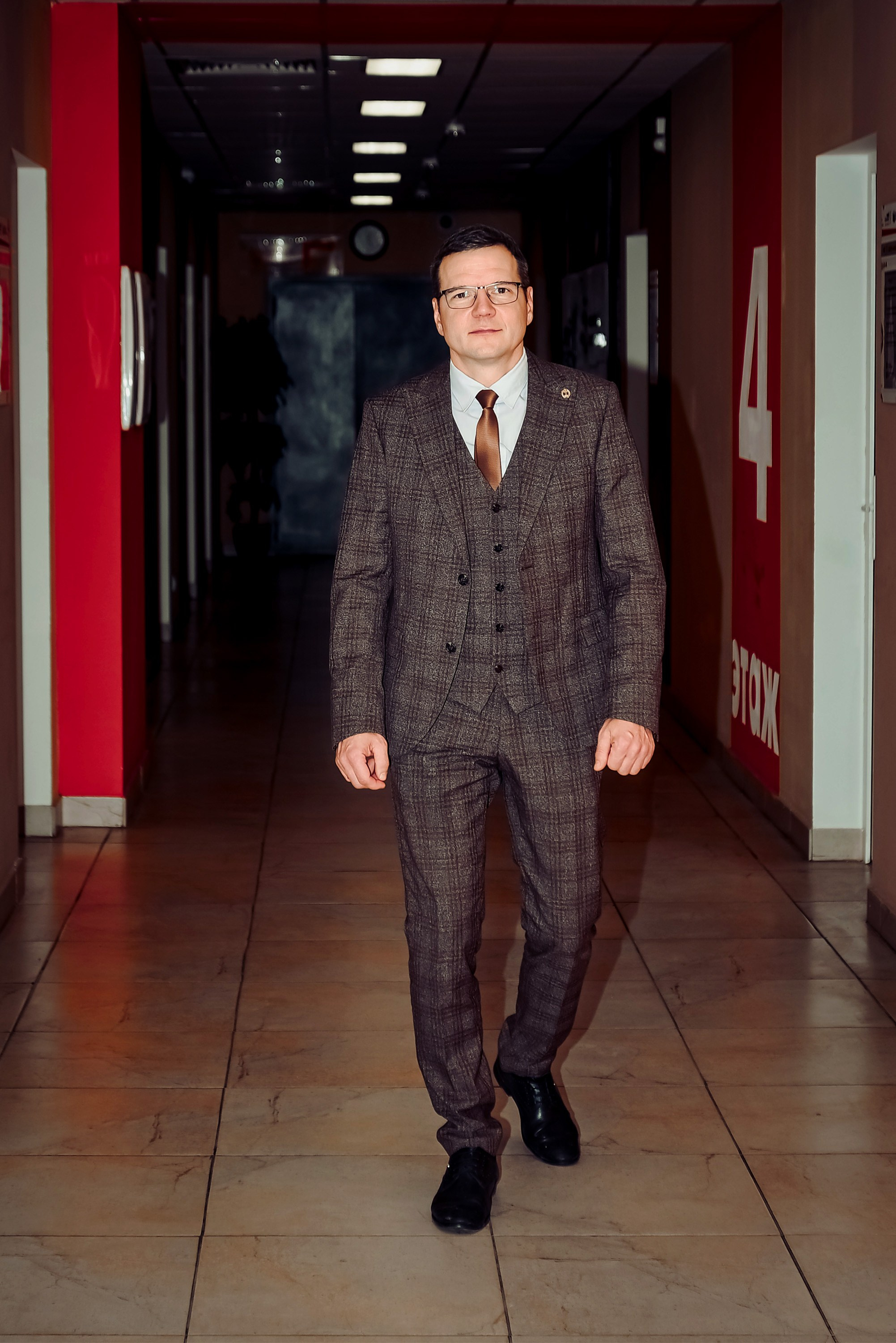 Съемка Андрея в центре «Мойбизнес» г. Тула. Фотограф Тула творческие фотосессии недорого Ольга Ромашина