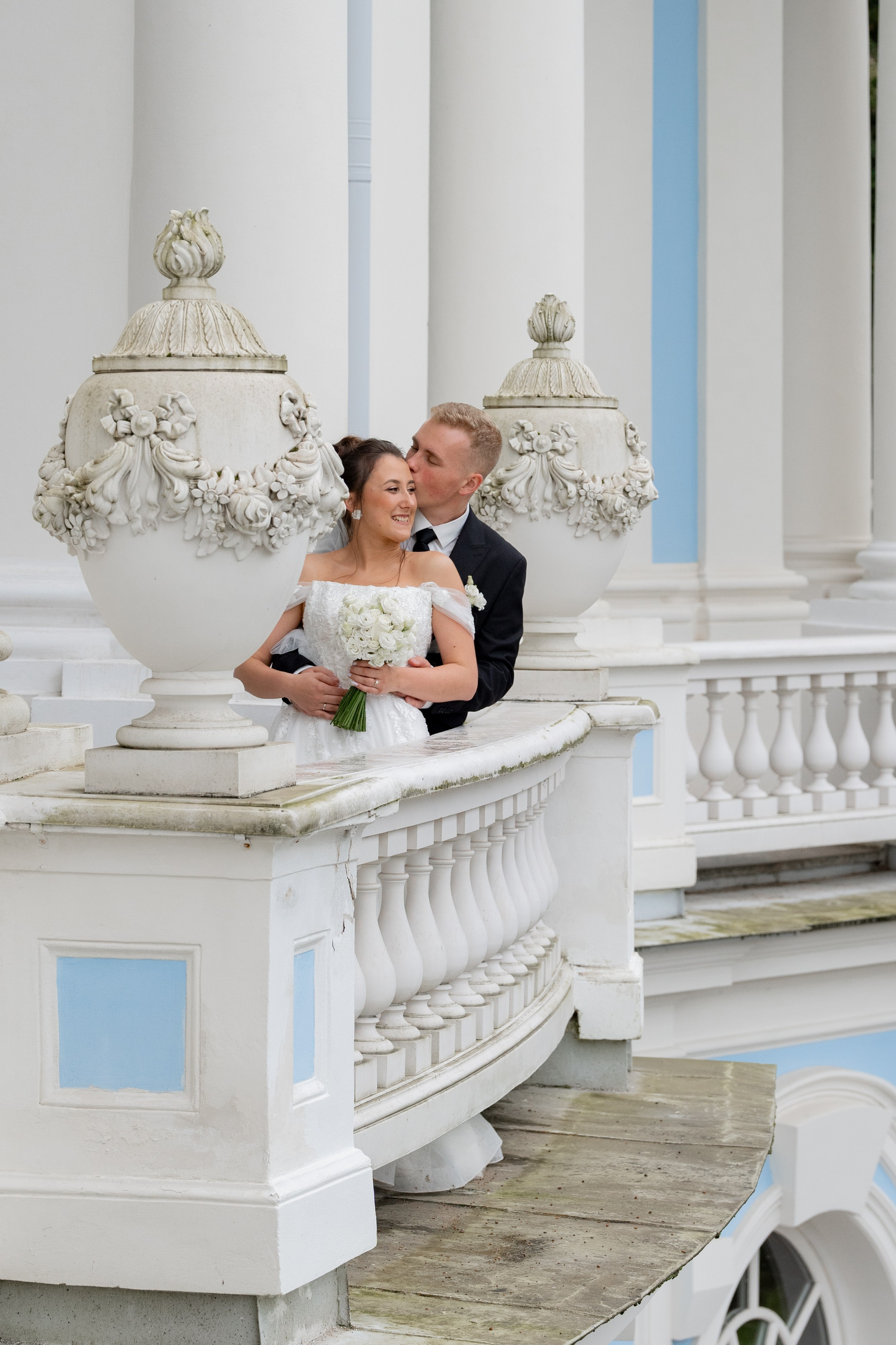 Красивые места для свадебной фотосессии летом в Санкт-Петербурге. Свадебный фотограф Александр Невский в Санкт-Петербурге