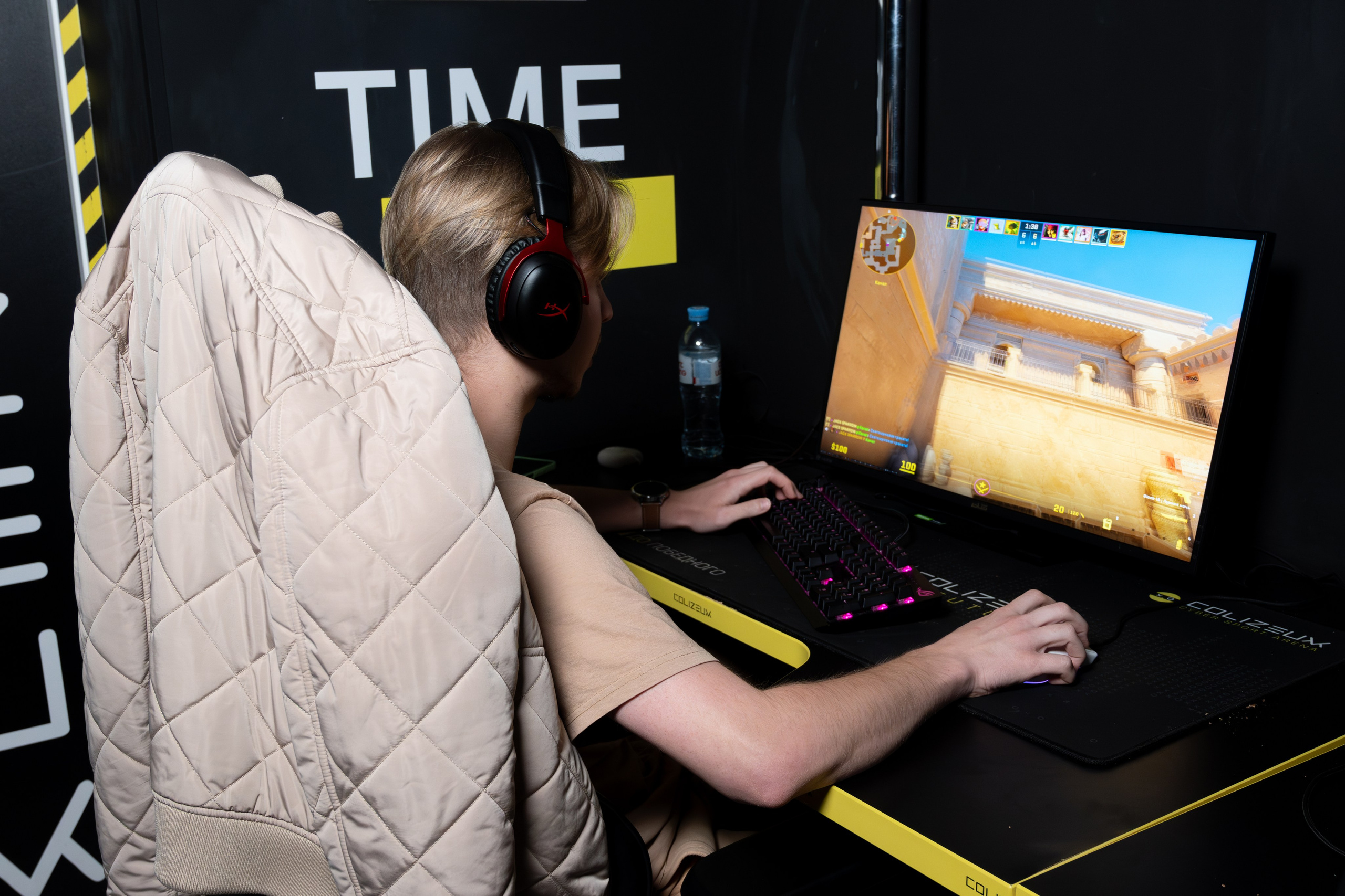 Репортаж в киберспортивном клубе Kolizeum. Фотограф мероприятий в Москве