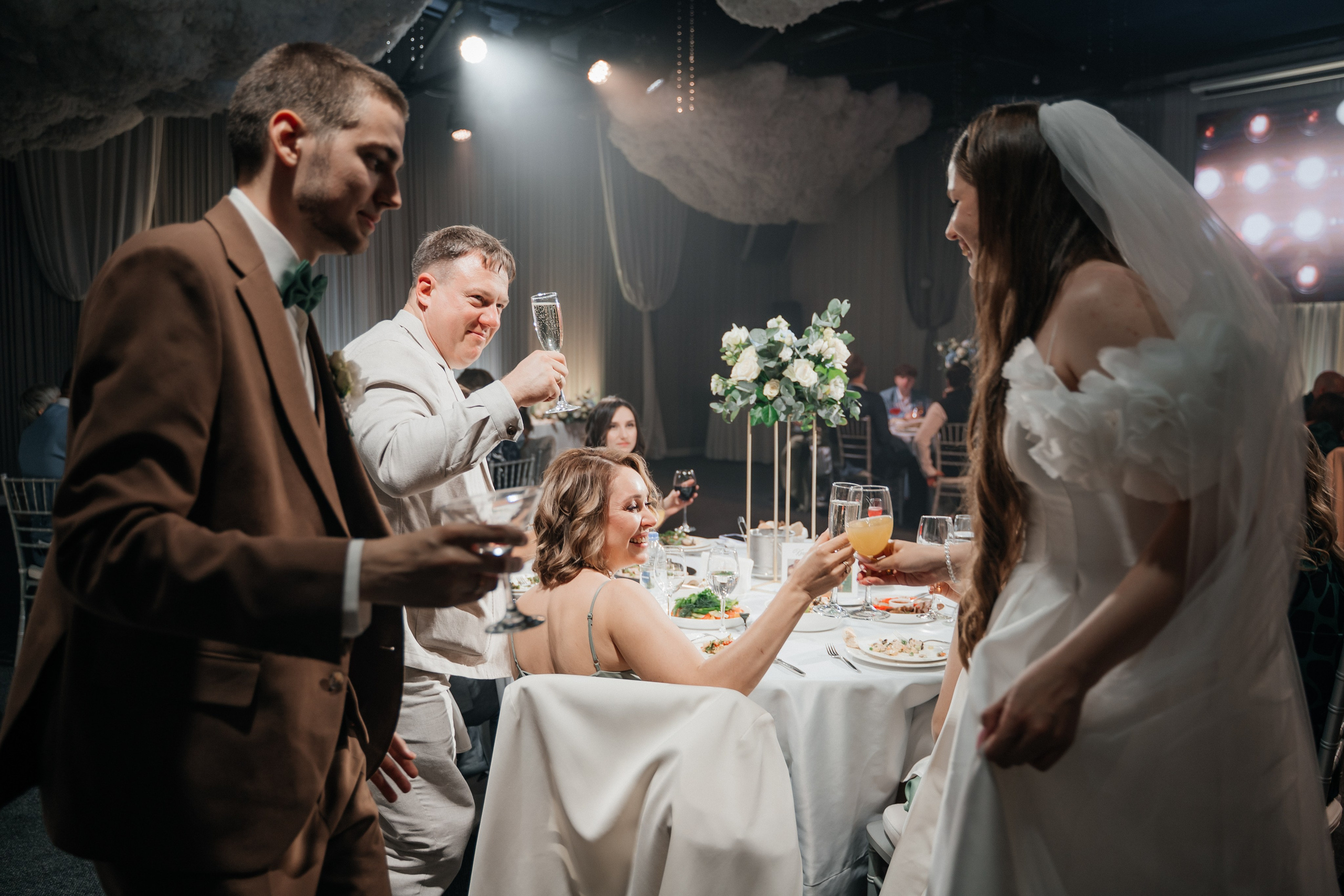 Wedding «Laugh and cry». Свадебные фотограф и видеограф Наталья и Анатолий Новиковы СПб