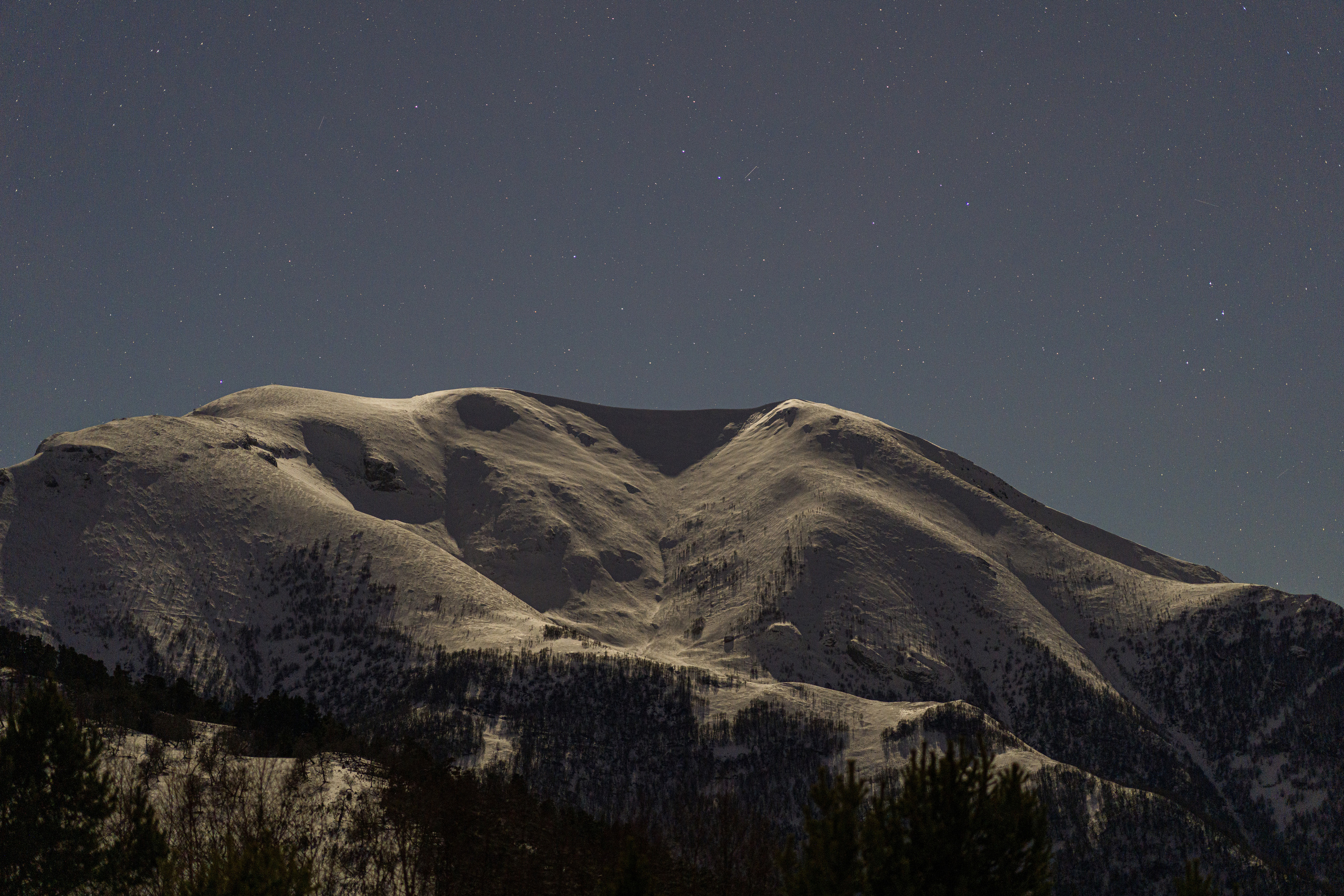 Лунный свет на горе Пастухова, САО РАН