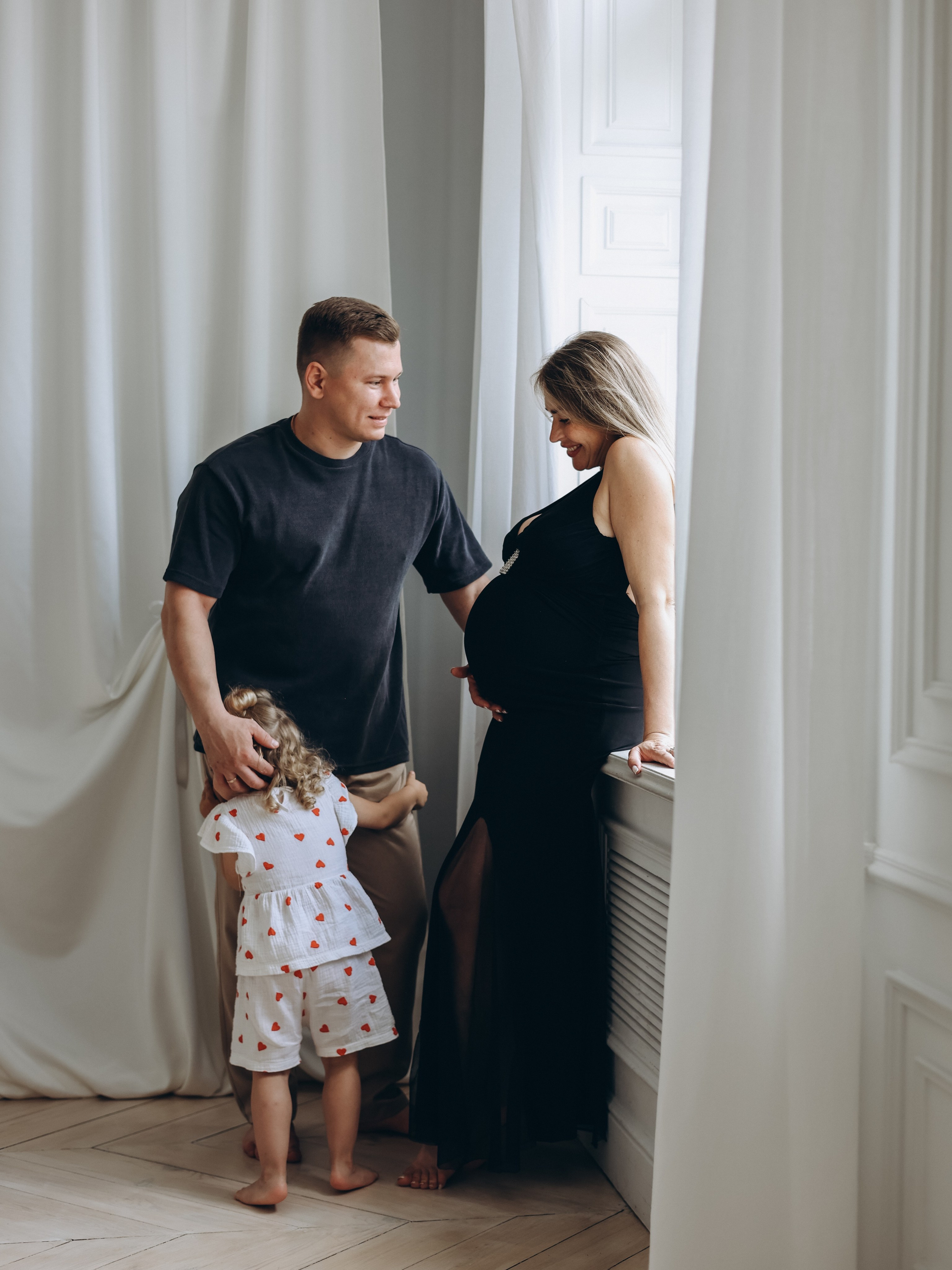 Семейная фотосессия, фотосессия беременности, фотостудия Вилла Нина, Villa Nina г. Екатеринбург. Семейный и детский фотограф в  г. Екатеринбурге Холодова Юлия