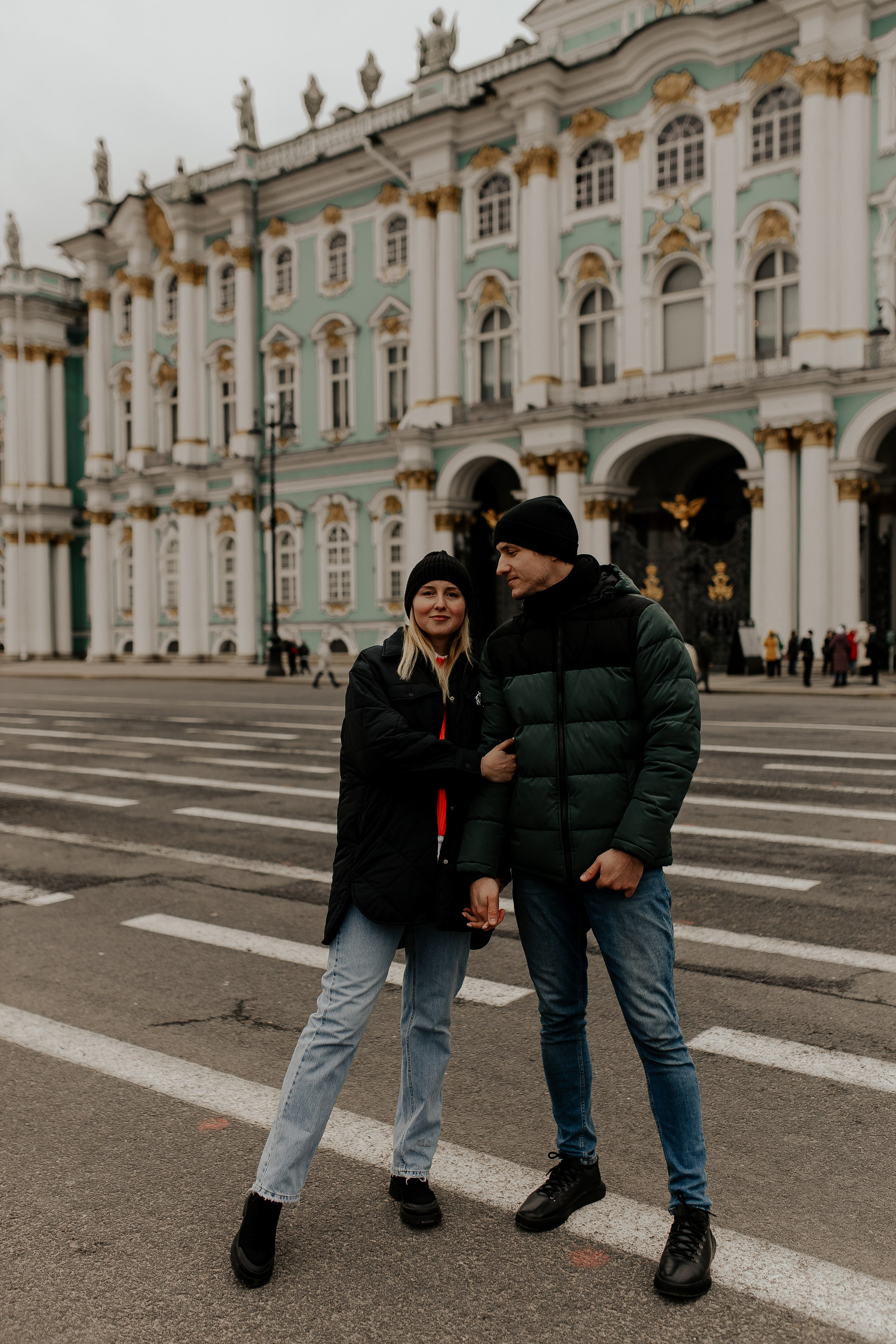 Поцелуй у Эрмитажа. Фотограф в Санкт-Петербурге Лиза Семченкова