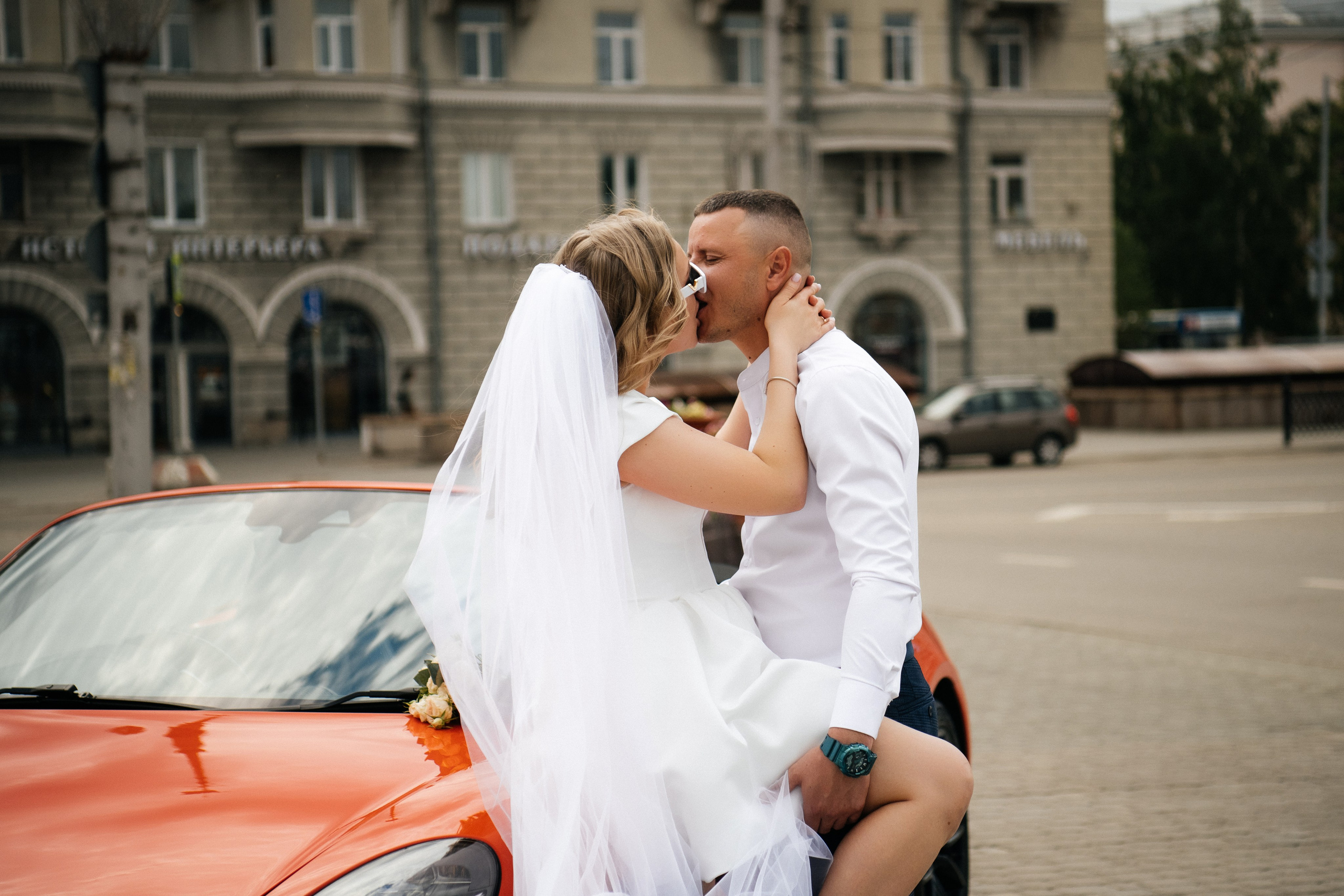 alt="Свадебная фотосессия в Барнауле. Свадебный фотограф Анна Глухова"