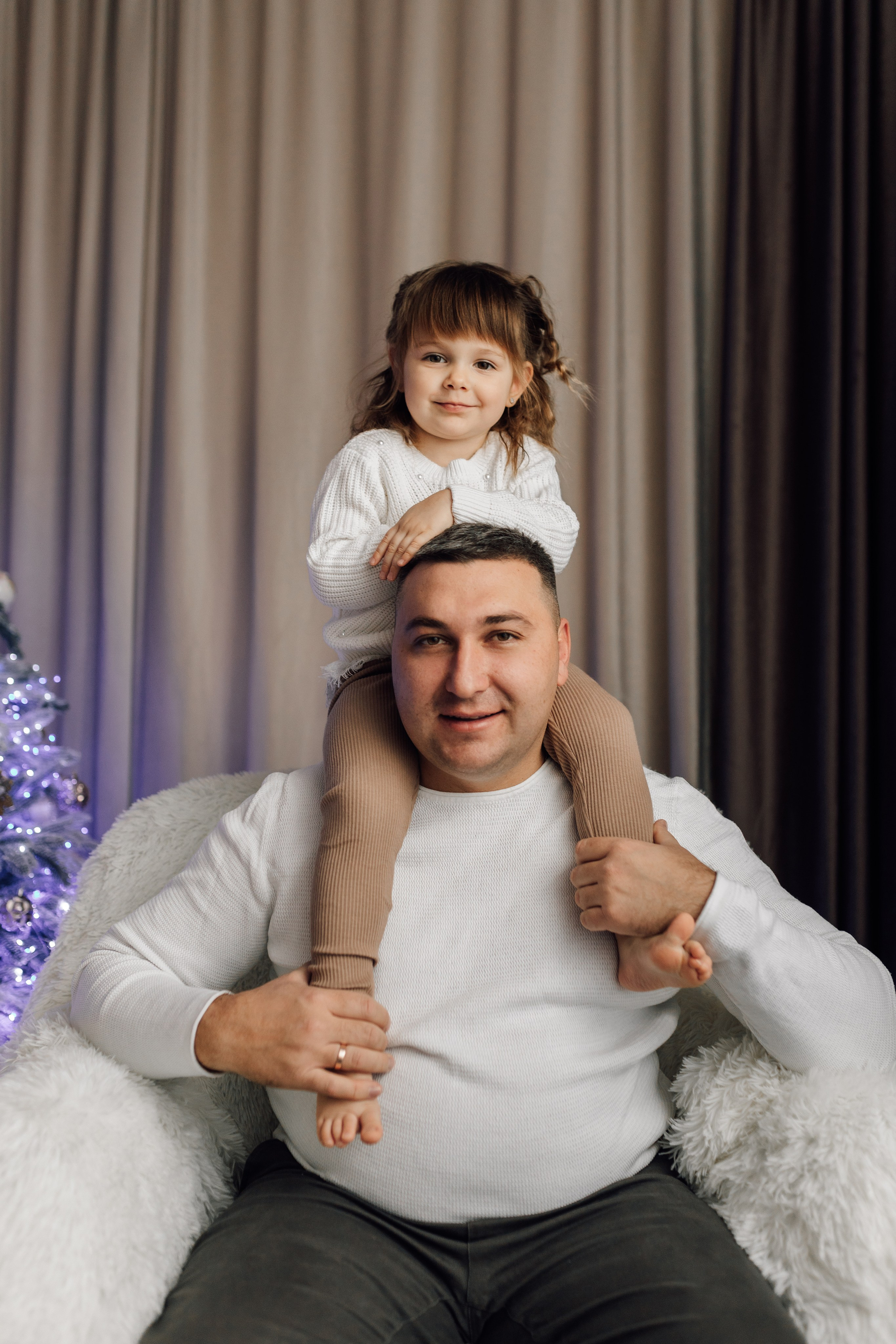 Настя с семьёй дома. Фотограф в Москве Юлия Хамзина