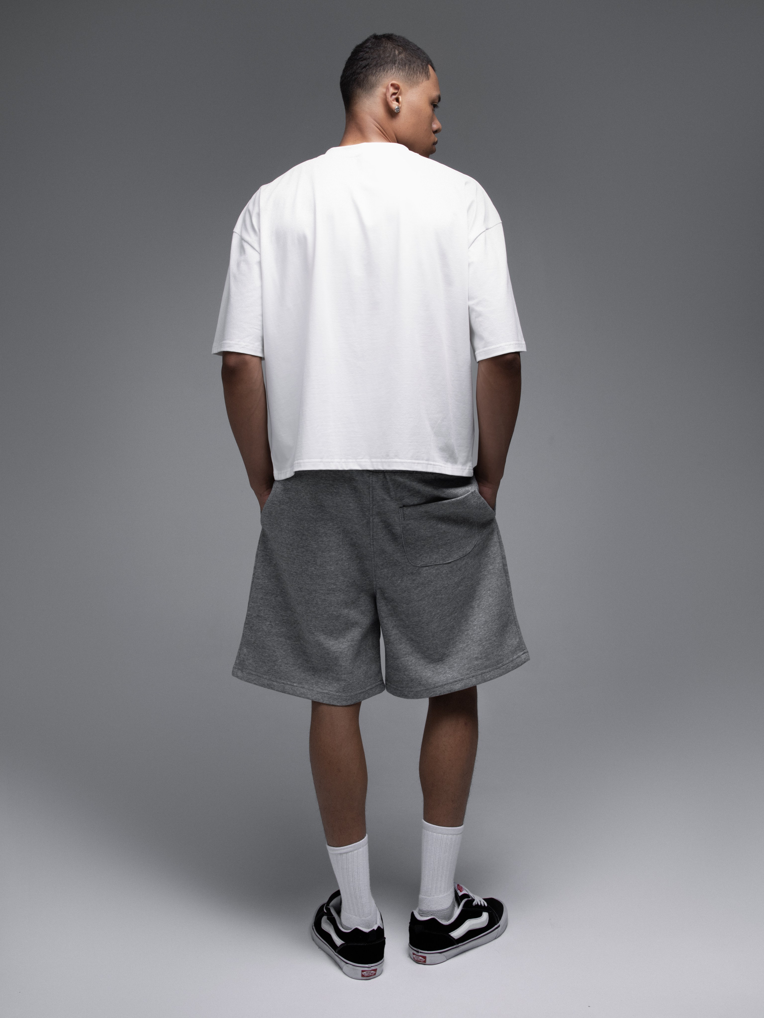 КАТАЛОГ | серый фон. RUNA production — стильные съемки для брендов