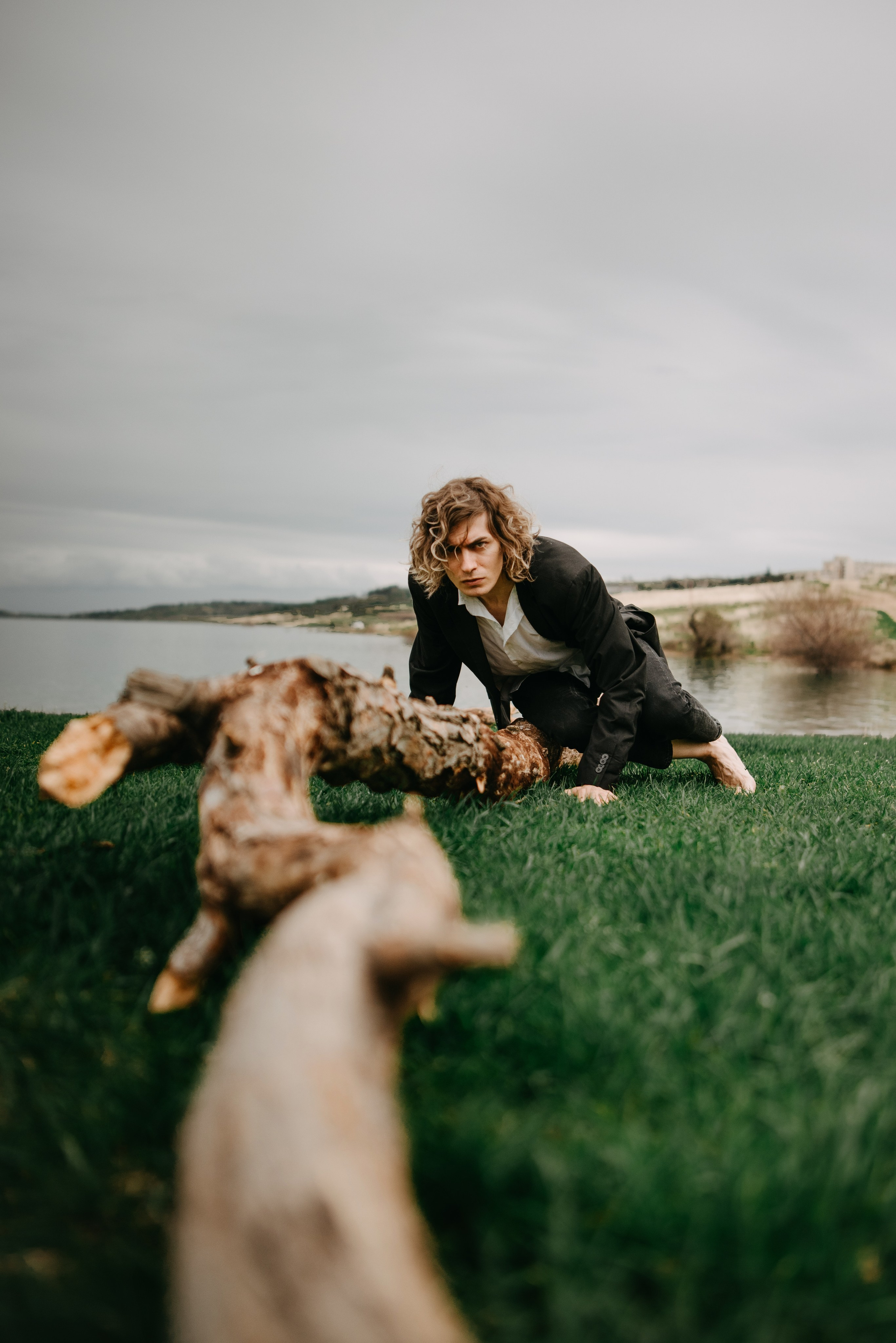 Мужская портретная фотосессия на природе. Портретный и свадебный фотограф в Тбилиси • xeniqo